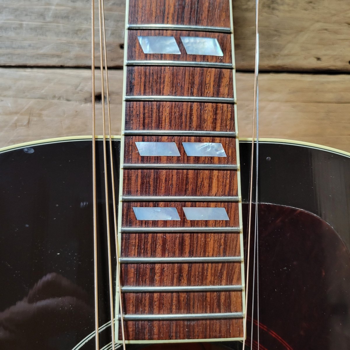 Gibson True Vintage J - 185 TV 2014 – Vintage Sunburst, Acoustic Guitar with Case - Mahar's Vintage Guitars