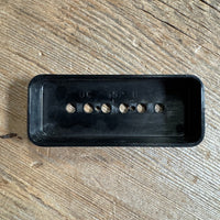 Gibson UC 452 B Soapbar pickup cover, black 1960s 1970s - Mahar's Vintage Guitars