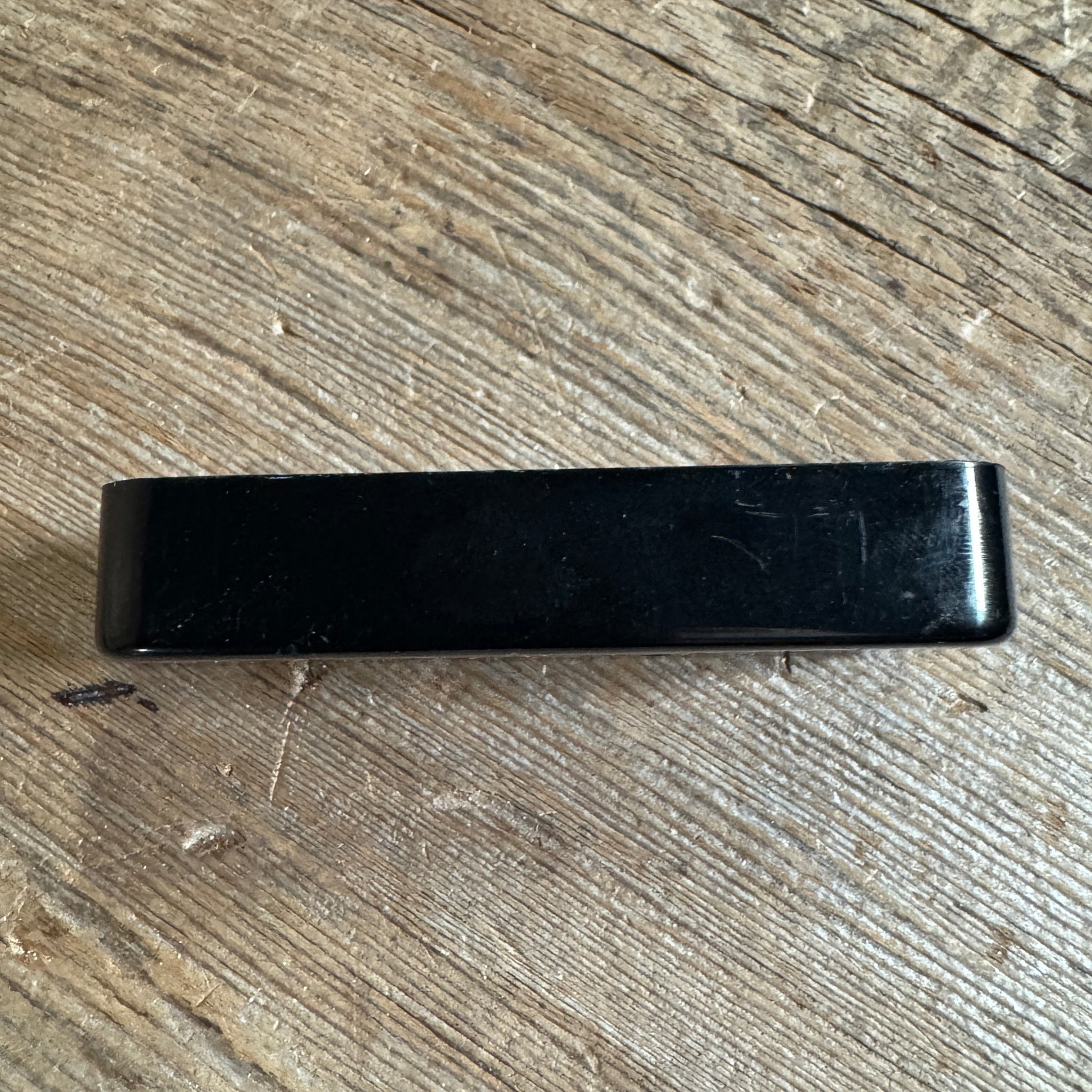 Gibson UC 452 B Soapbar pickup cover, black 1960s 1970s - Mahar's Vintage Guitars
