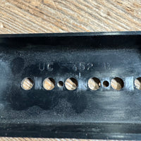 Gibson UC 452 B Soapbar pickup cover, black 1960s 1970s - Mahar's Vintage Guitars