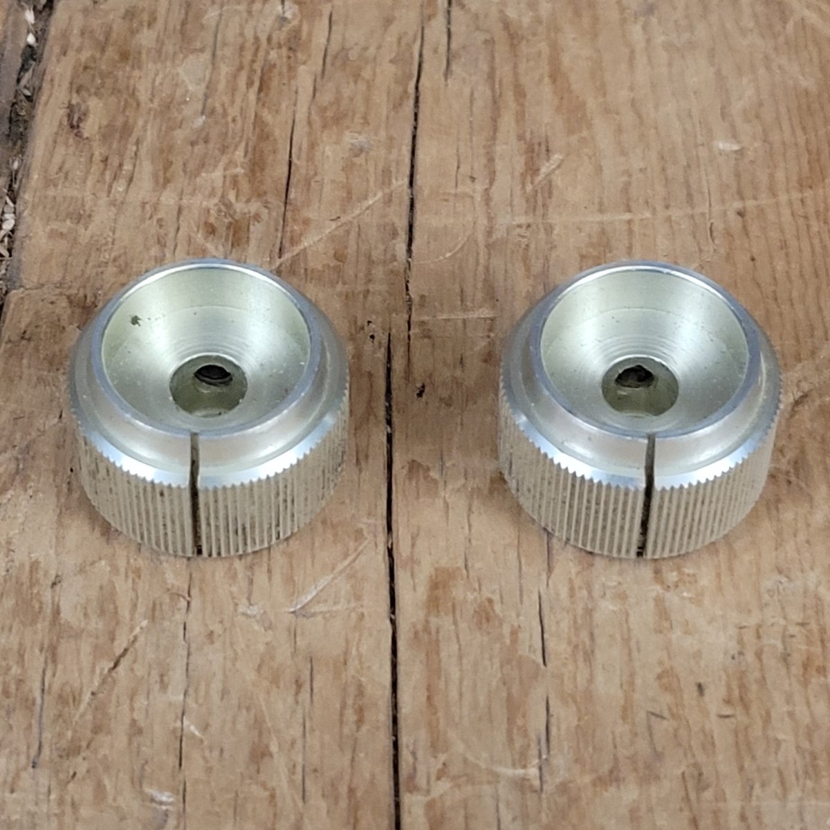 Gretsch Arrow Knobs (2) Gold Aluminum 1960s 1970s - Mahar's Vintage Guitars