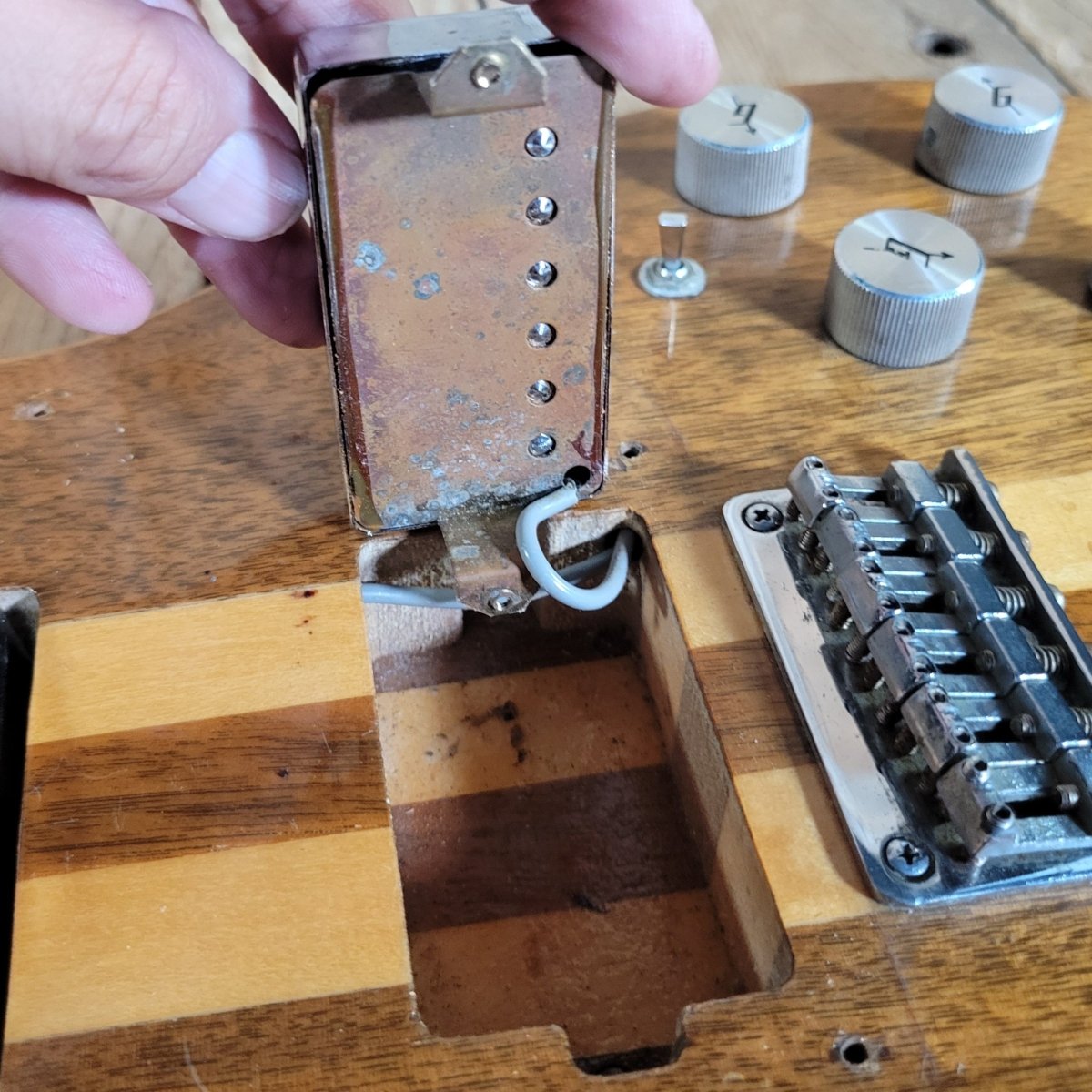 Gretsch Committee 7628 1977 – Vintage Electric Guitar, Rare Walnut Body - Mahar's Vintage Guitars