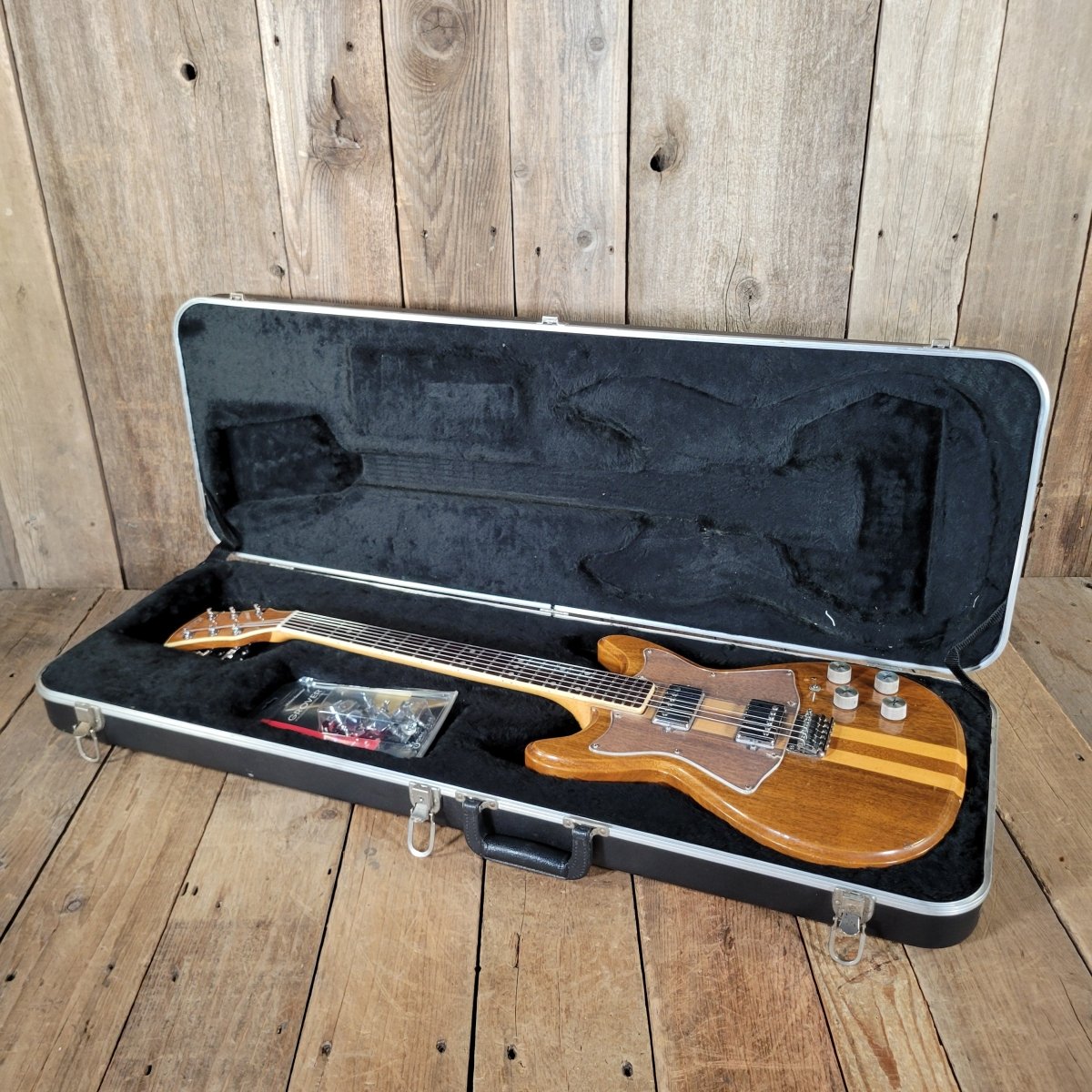 Gretsch Committee 7628 1977 – Vintage Electric Guitar, Rare Walnut Body - Mahar's Vintage Guitars