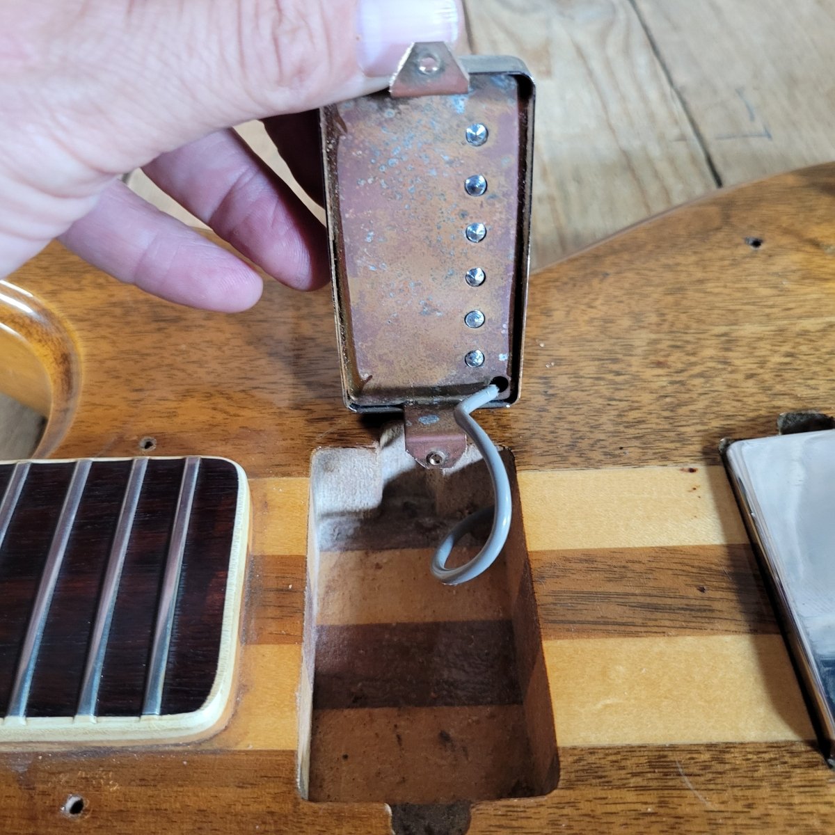 Gretsch Committee 7628 1977 – Vintage Electric Guitar, Rare Walnut Body - Mahar's Vintage Guitars