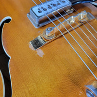 Guild Duane Eddy DE - 500 Deluxe 1962 – Sunburst, DeArmond Dynasonic Pickups, Vintage Hollowbody - Mahar's Vintage Guitars