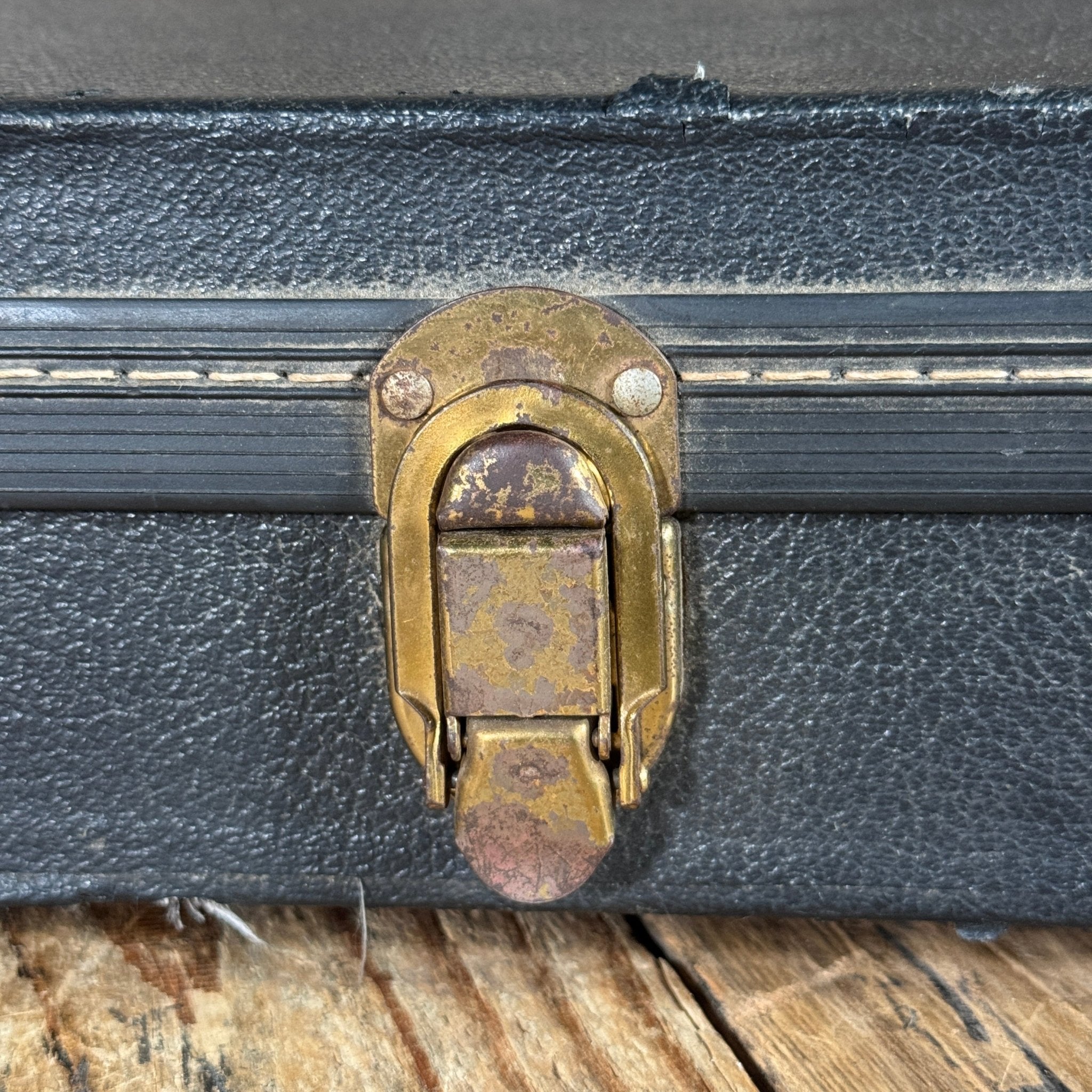 Hamer Flying V case Vector 1980s - Mahar's Vintage Guitars