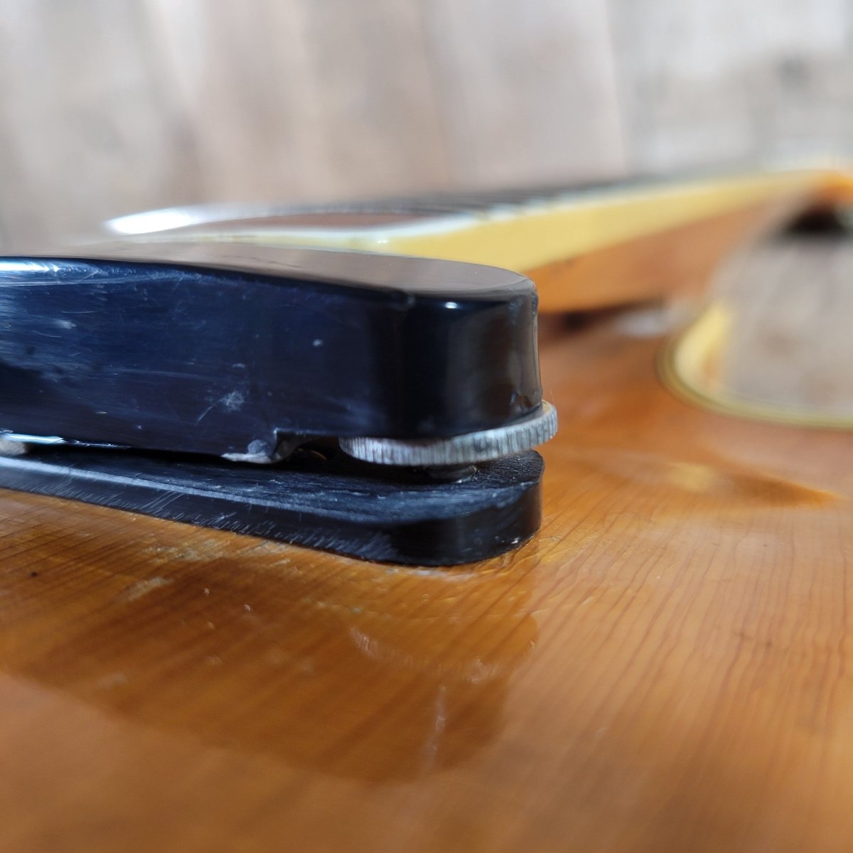 Höfner 1956 President Blonde Round Panel Archtop Guitar – Vintage German Craftsmanship - Mahar's Vintage Guitars