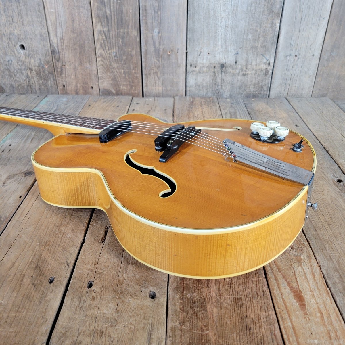 Höfner 1956 President Blonde Round Panel Archtop Guitar – Vintage German Craftsmanship - Mahar's Vintage Guitars