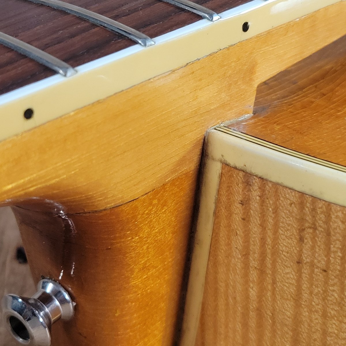 Höfner 1956 President Blonde Round Panel Archtop Guitar – Vintage German Craftsmanship - Mahar's Vintage Guitars