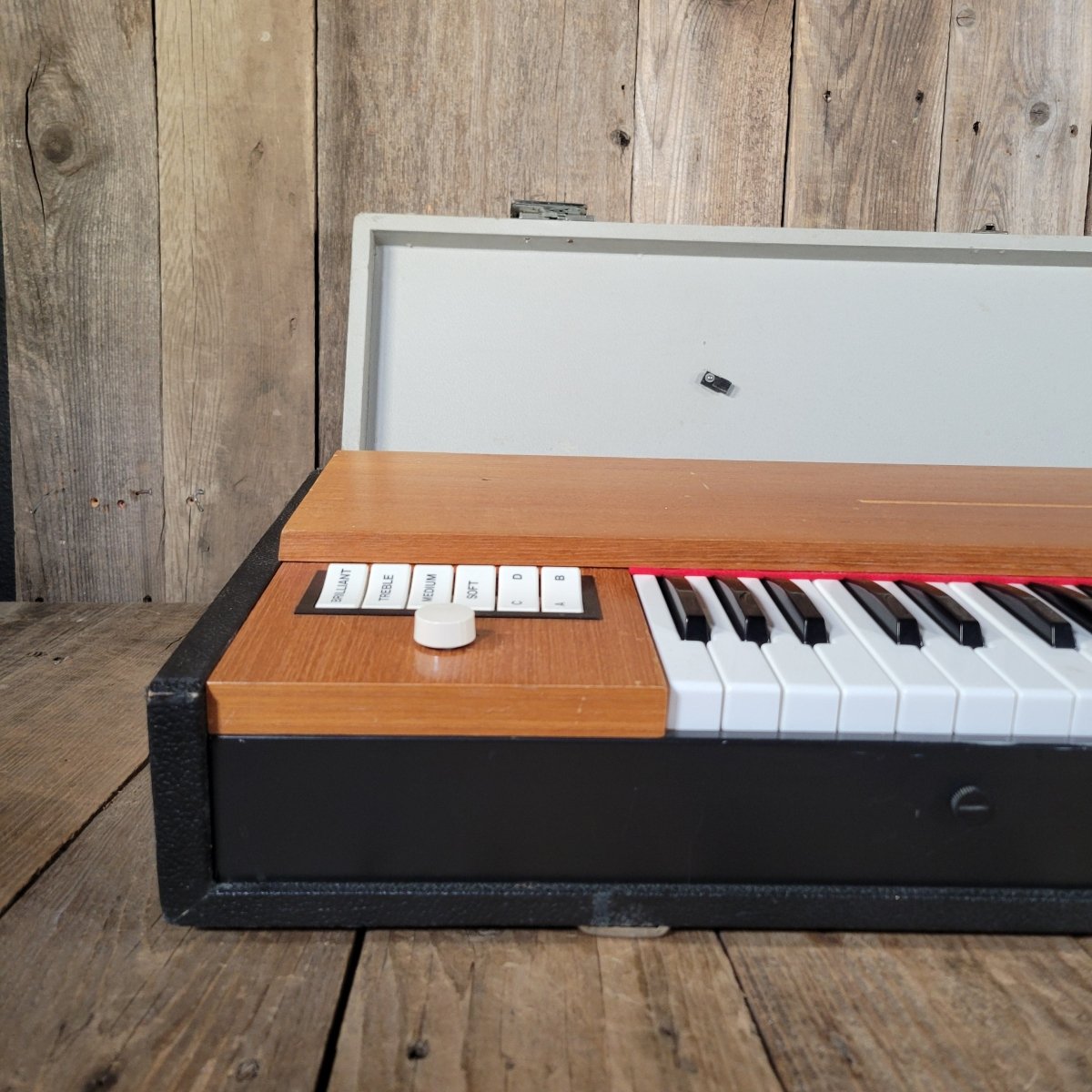 Hohner Clavinet D6 – Vintage 1970s Funk Keyboard | Original Classic Electric Clav - Mahar's Vintage Guitars
