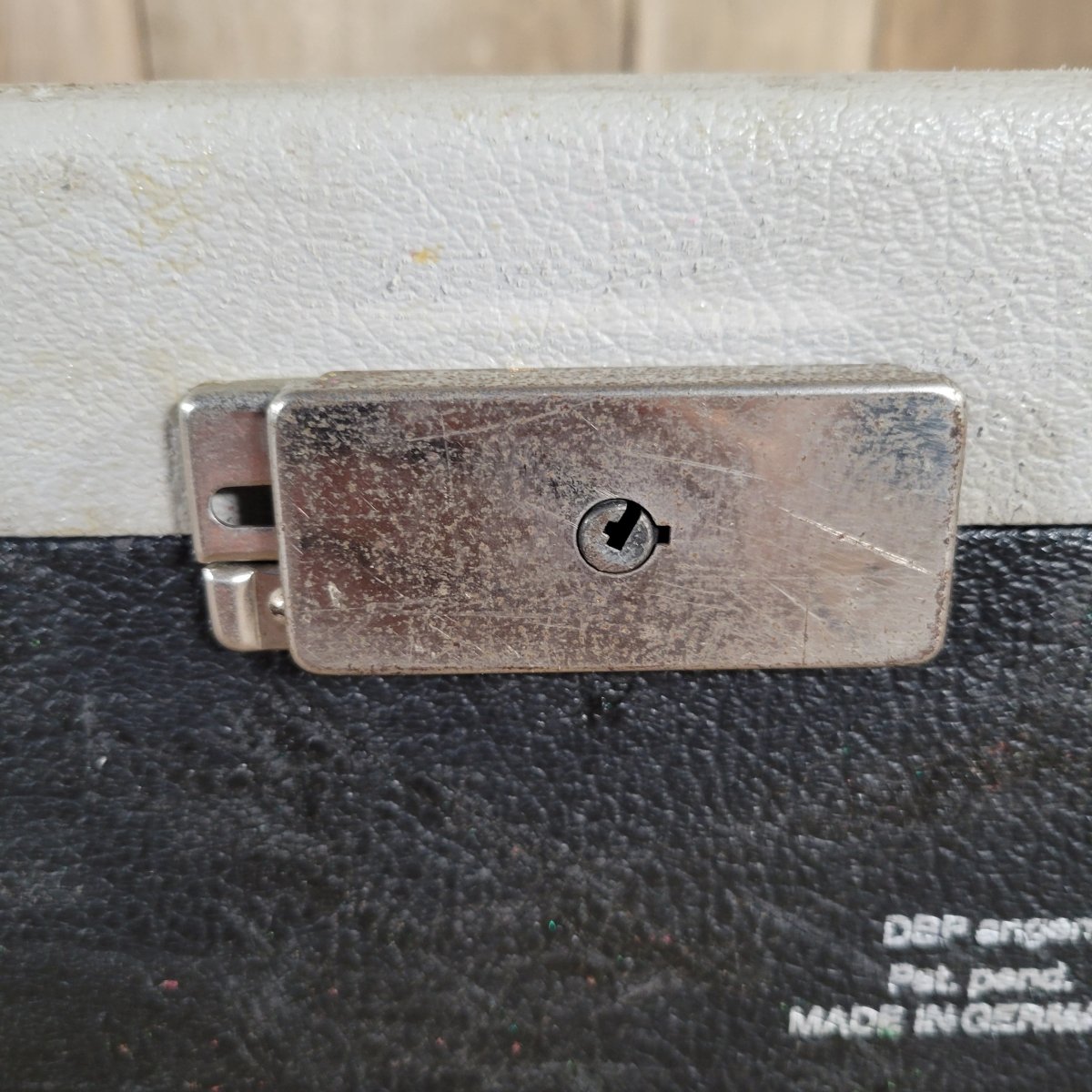 Hohner Clavinet D6 – Vintage 1970s Funk Keyboard | Original Classic Electric Clav - Mahar's Vintage Guitars