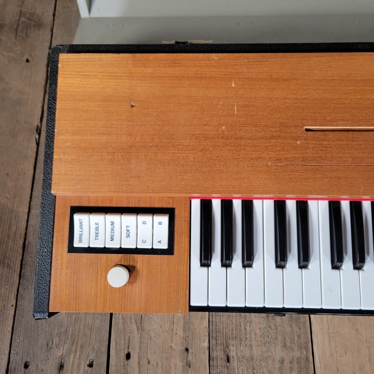 Hohner Clavinet D6 – Vintage 1970s Funk Keyboard | Original Classic Electric Clav - Mahar's Vintage Guitars