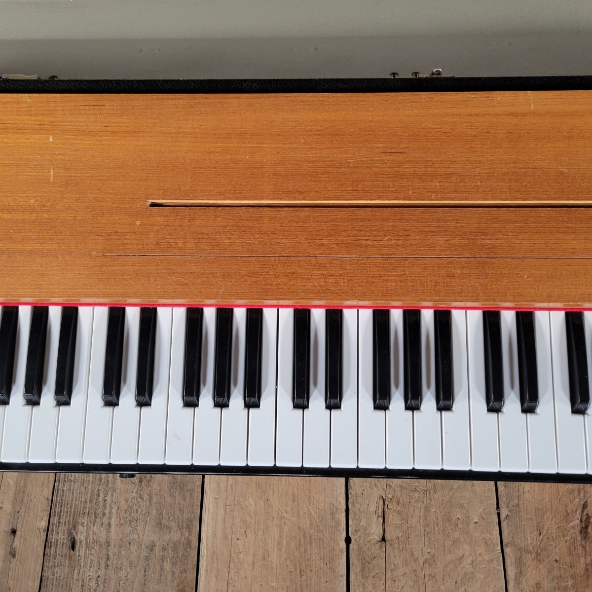 Hohner Clavinet D6 – Vintage 1970s Funk Keyboard | Original Classic Electric Clav - Mahar's Vintage Guitars