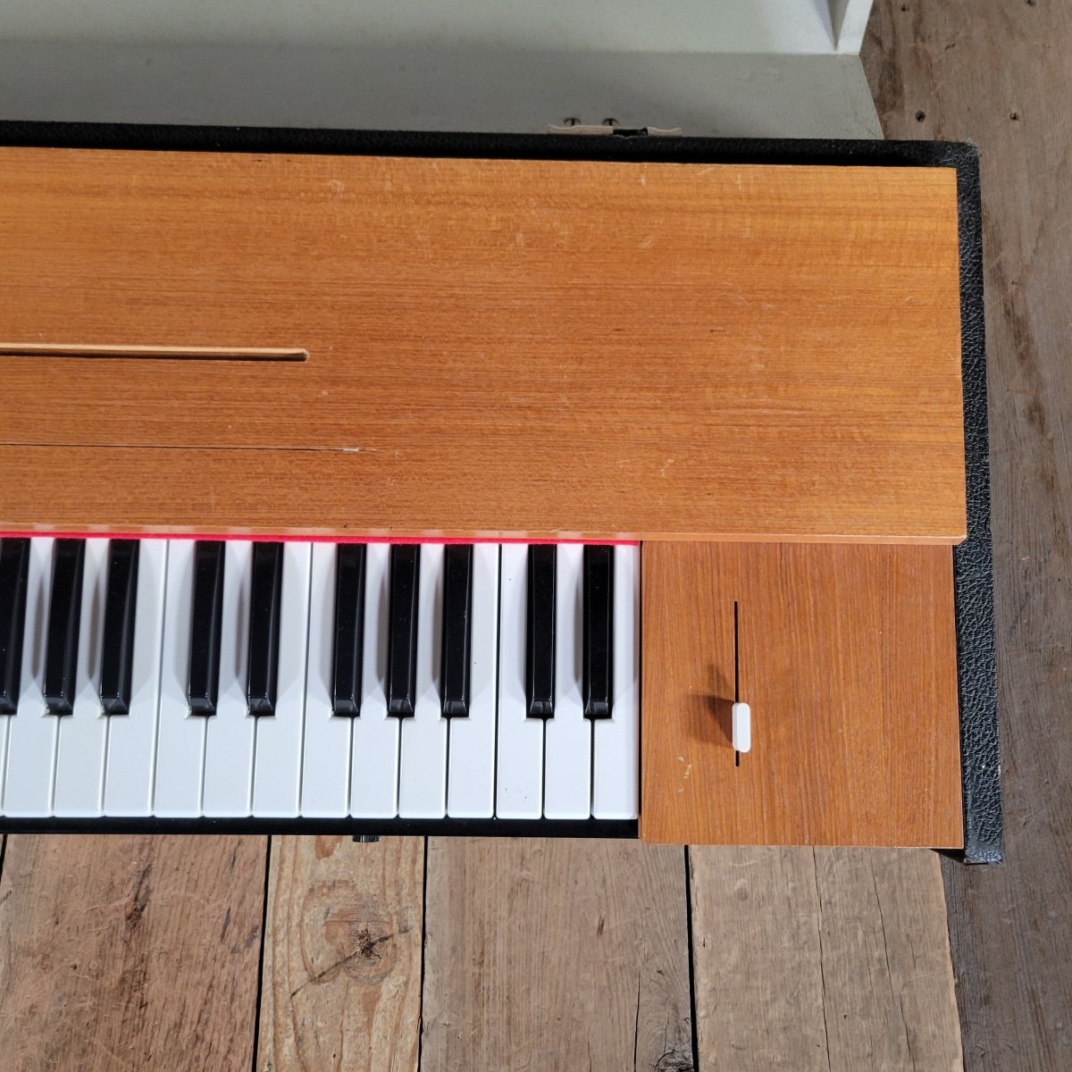 Hohner Clavinet D6 – Vintage 1970s Funk Keyboard | Original Classic Electric Clav - Mahar's Vintage Guitars