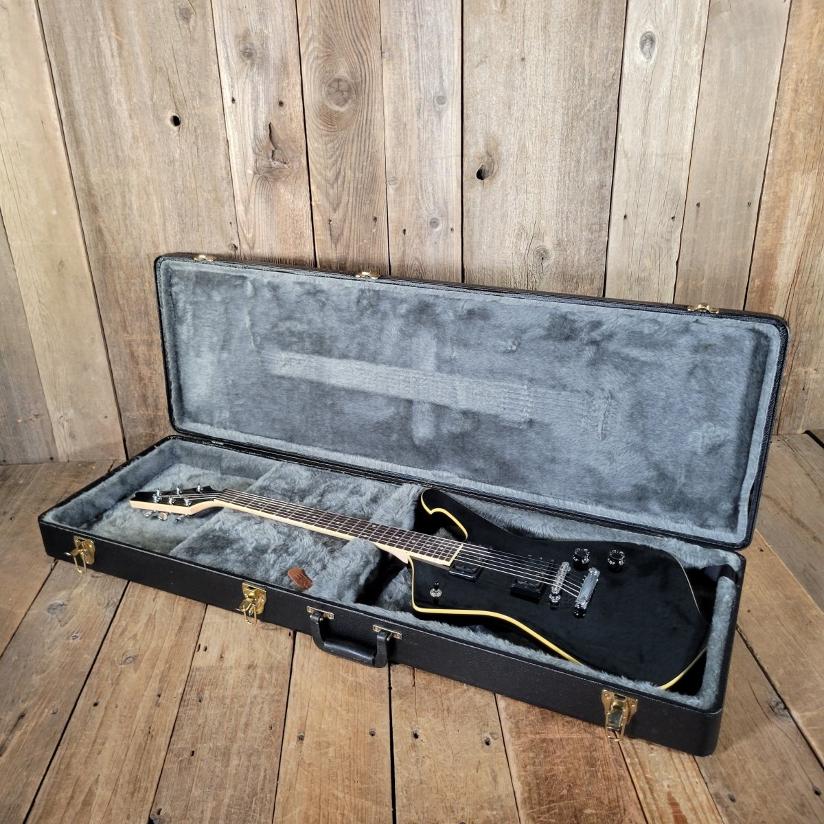 Ibanez Iceman IC300 2002 Black with Original Case - Mahar's Vintage Guitars