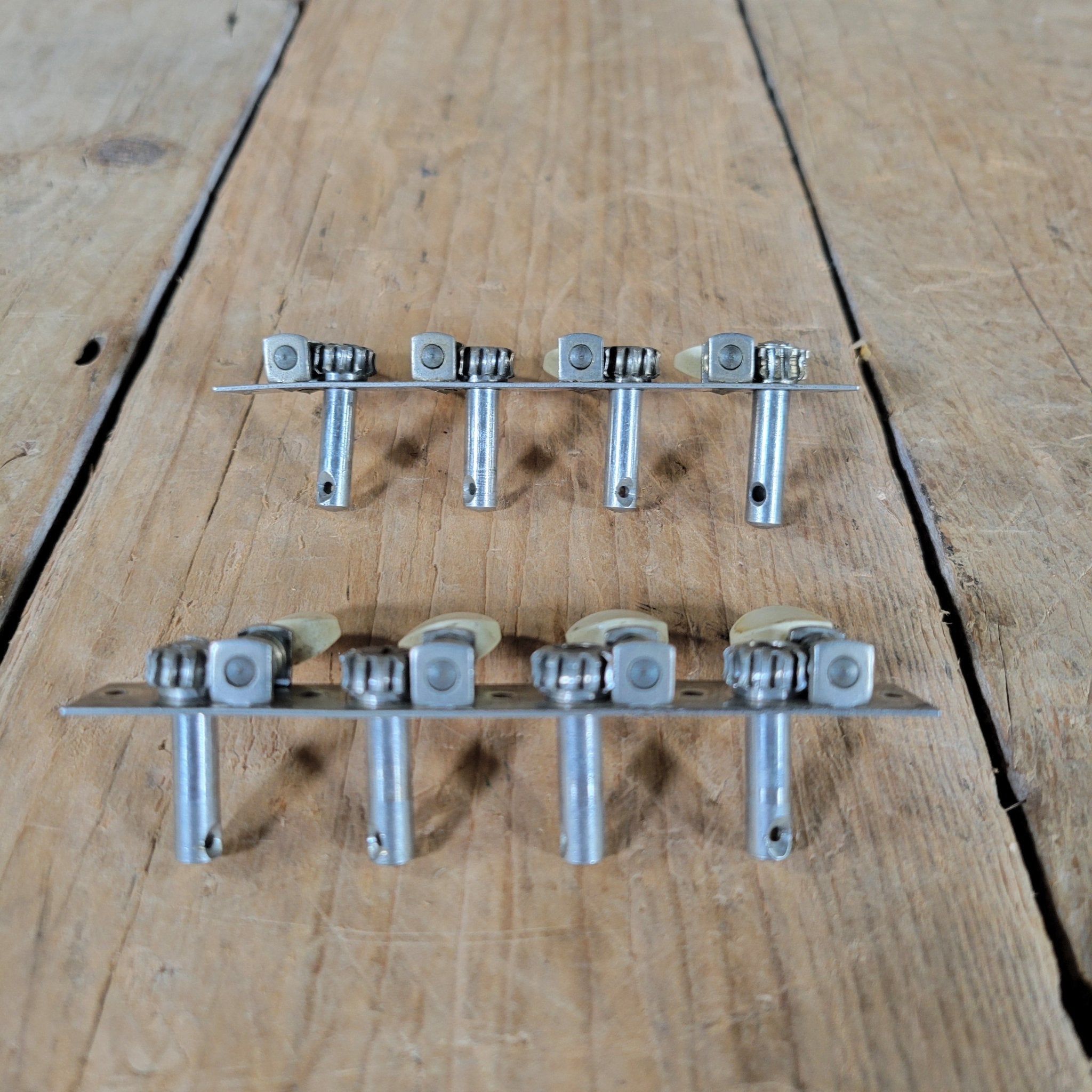 Kluson? 4+4 Tuning Machines Plate Tuners Mandolin 1940s Original Screws - Mahar's Vintage Guitars