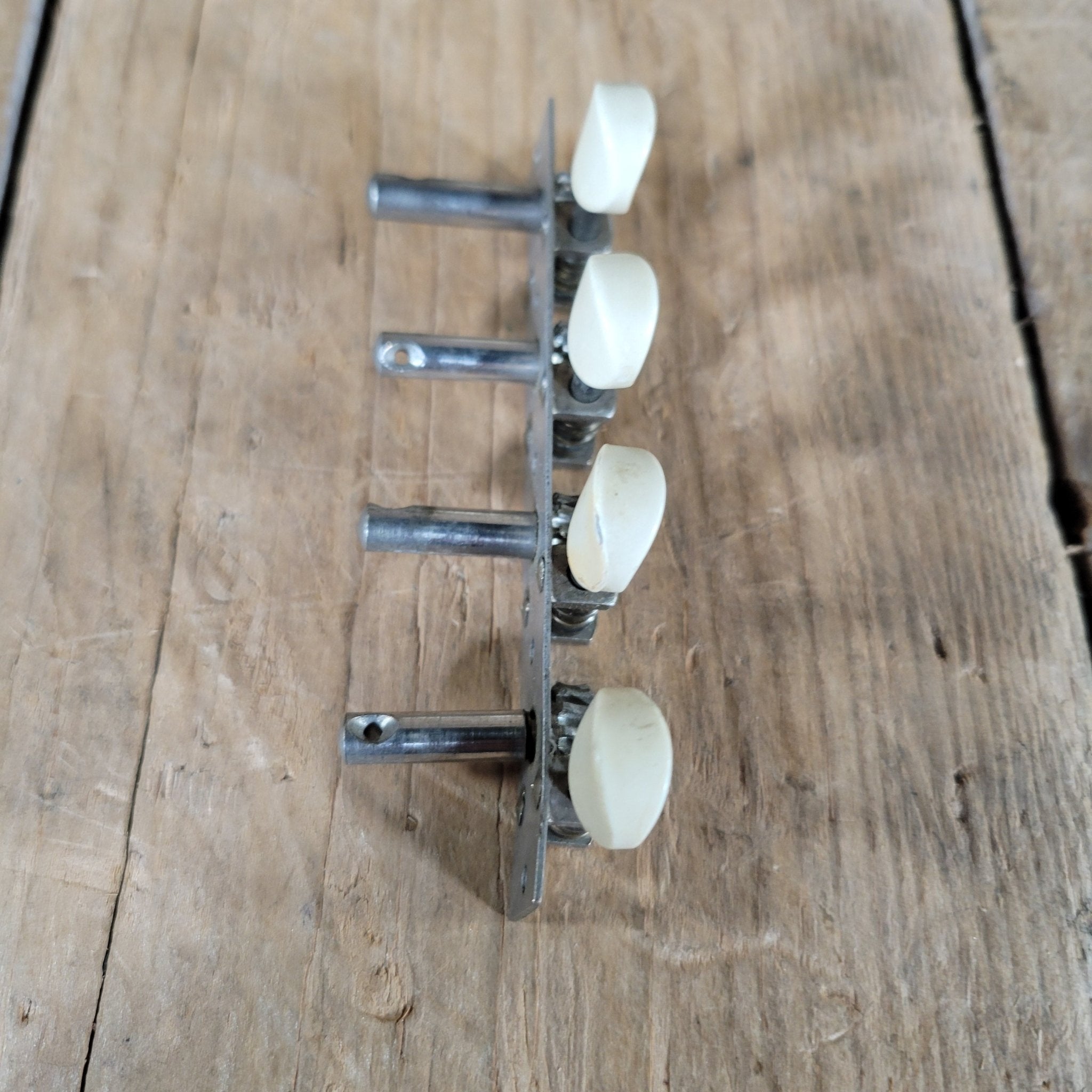 Kluson? 4+4 Tuning Machines Plate Tuners Mandolin 1940s Original Screws - Mahar's Vintage Guitars