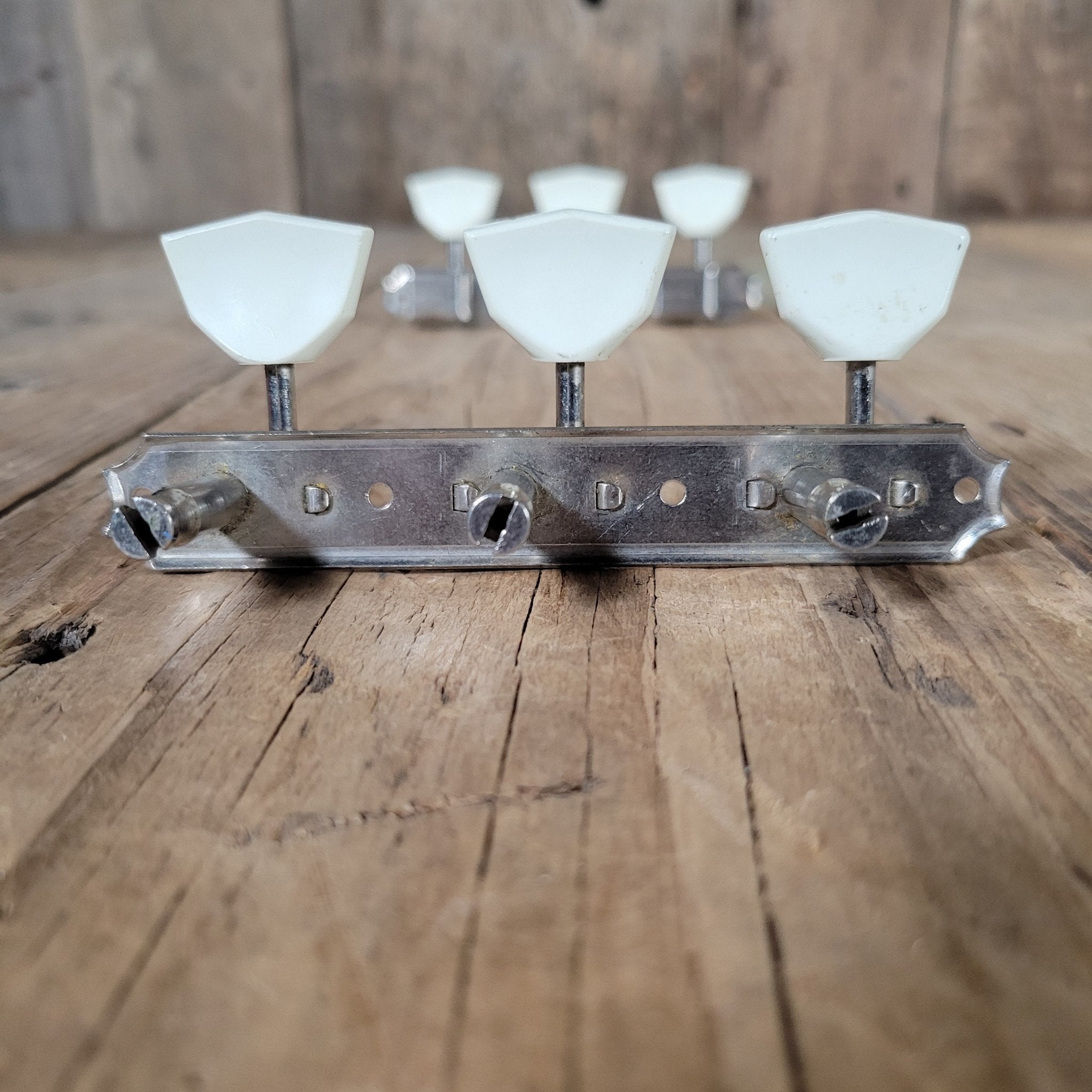 Kluson Deluxe 3+3 tuning machines National Batwing Single Line 1950s 1960s - Mahar's Vintage Guitars