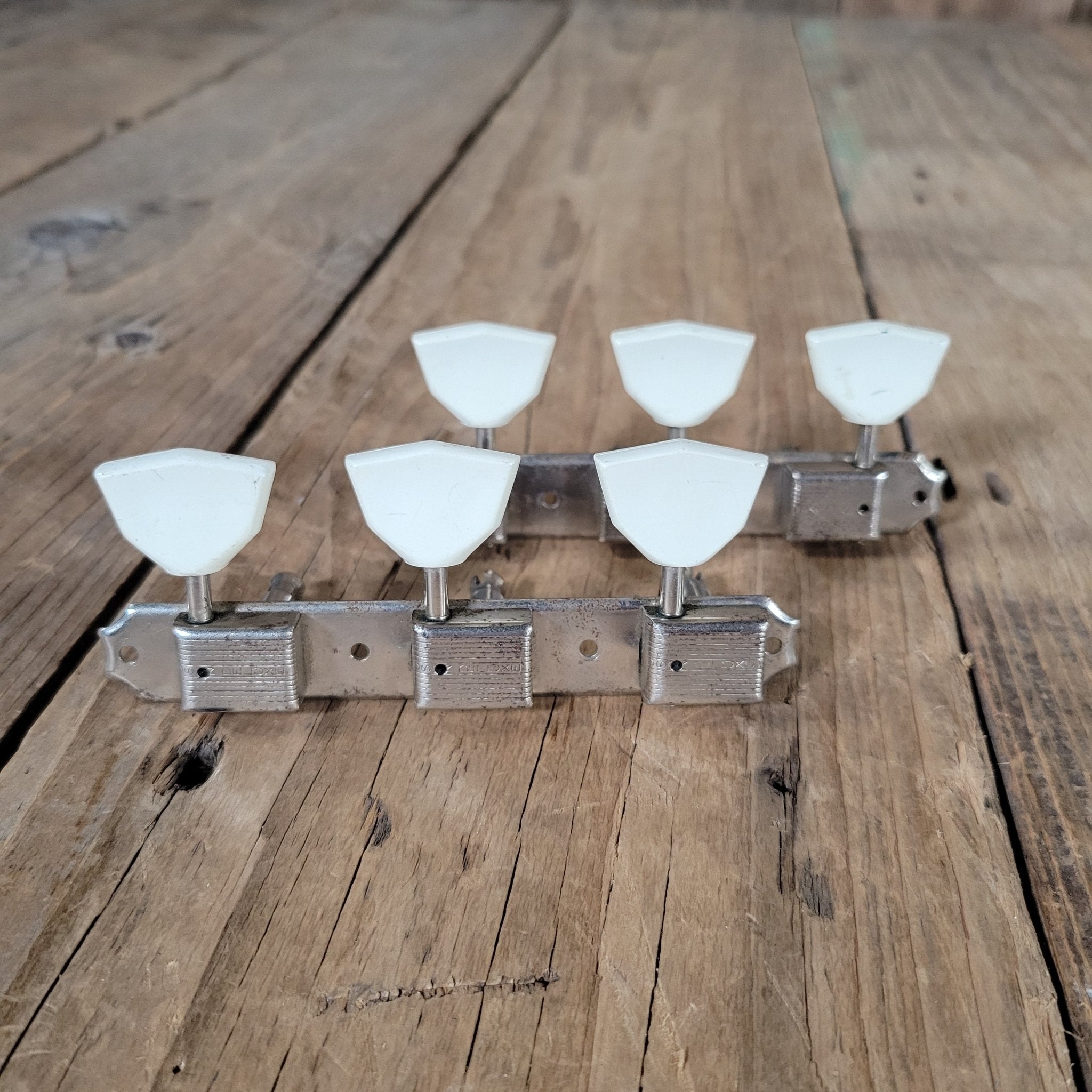 Kluson Deluxe 3+3 tuning machines National Batwing Single Line 1950s 1960s - Mahar's Vintage Guitars