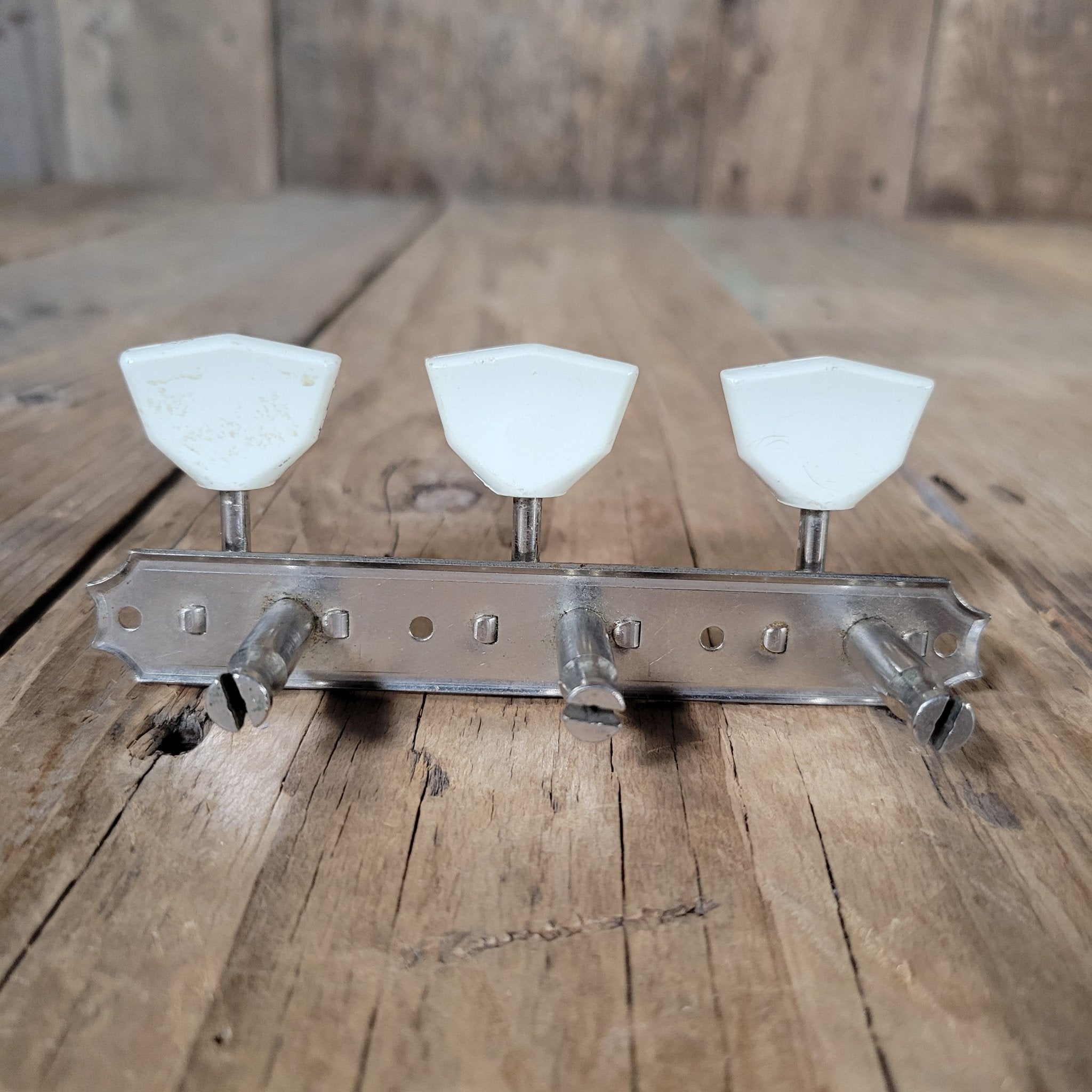 Kluson Deluxe 3+3 tuning machines National Batwing Single Line 1950s 1960s - Mahar's Vintage Guitars