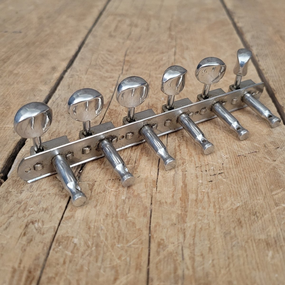 Kluson Deluxe 6 In Line Strip Tuners Tuning Machines Lefty or Treble Side of 12 String 1960s - Mahar's Vintage Guitars