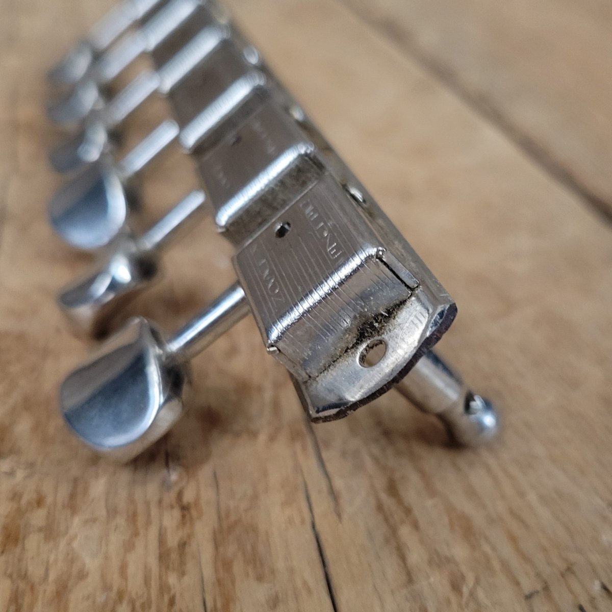 Kluson Deluxe 6 In Line Strip Tuners Tuning Machines Lefty or Treble Side of 12 String 1960s - Mahar's Vintage Guitars