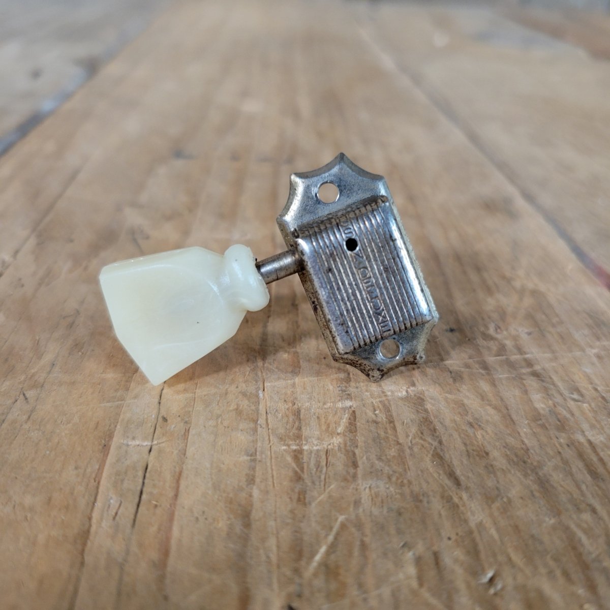 Kluson Deluxe Single Line Single Ring Tuner 1947 - 1952 Gibson ES - 335 Les Paul Burst - Mahar's Vintage Guitars