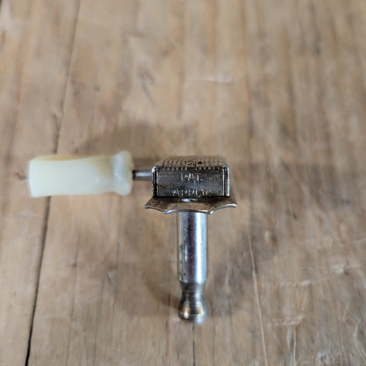 Kluson Deluxe Single Line Single Ring Tuner 1947 - 1952 Gibson Les Paul Burst ES - Mahar's Vintage Guitars