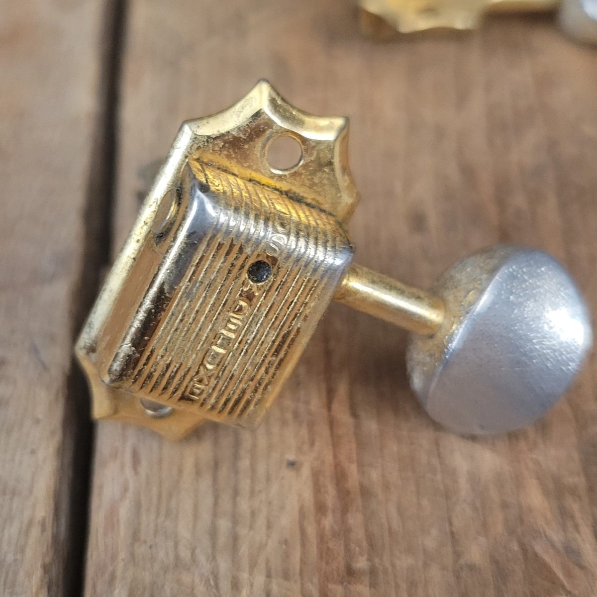 Kluson Deluxe Single Line Tuners Gold 1958 - 1964 Gibson Gretsch Martin - Mahar's Vintage Guitars
