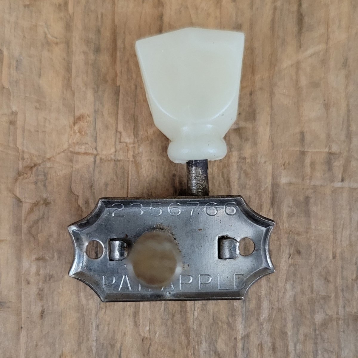 Kluson Single Ring No Line Tuner 1954 - 56 - Mahar's Vintage Guitars