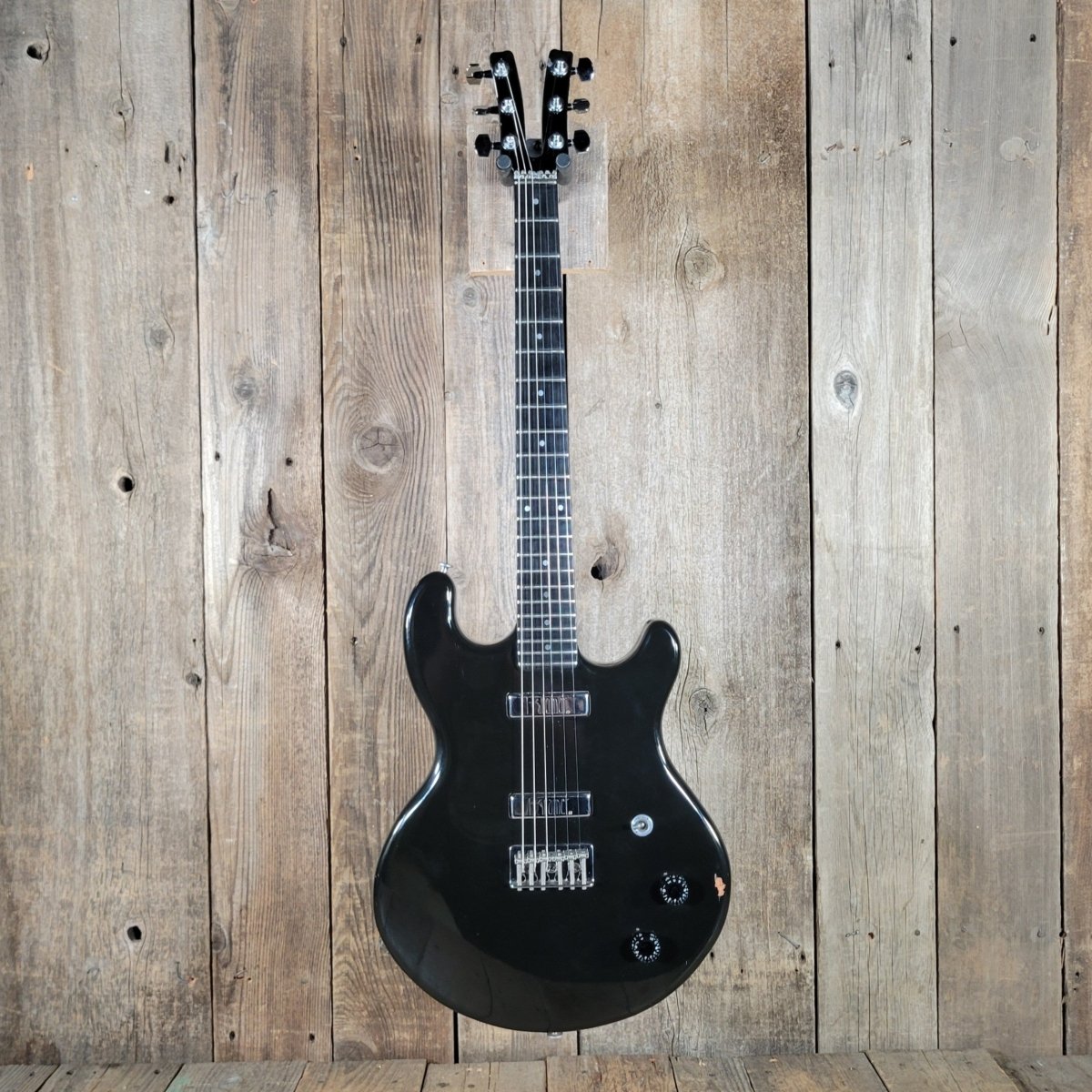 Kramer 350G 1979 – Black Finish, Aluminum Neck, Vintage USA Electric Guitar - Mahar's Vintage Guitars