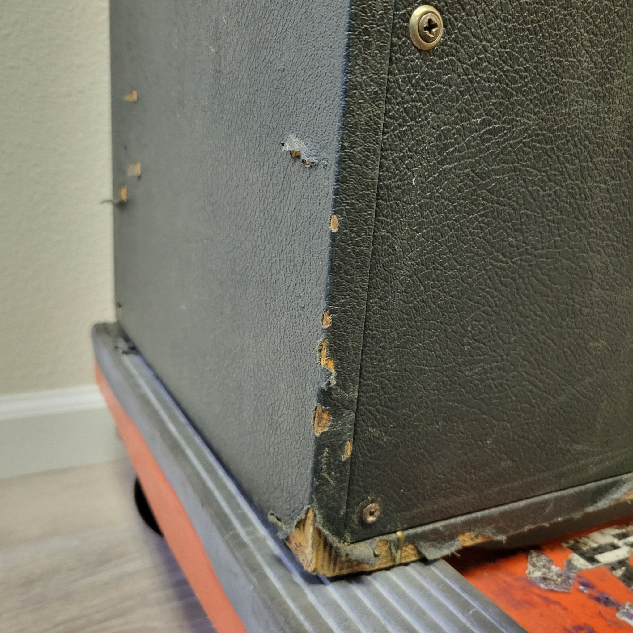 Marshall 1960b 4x12 Cabinet 1968 With Original Vintage Celestion G12M Greenback T1511 Speakers - Mahar's Vintage Guitars