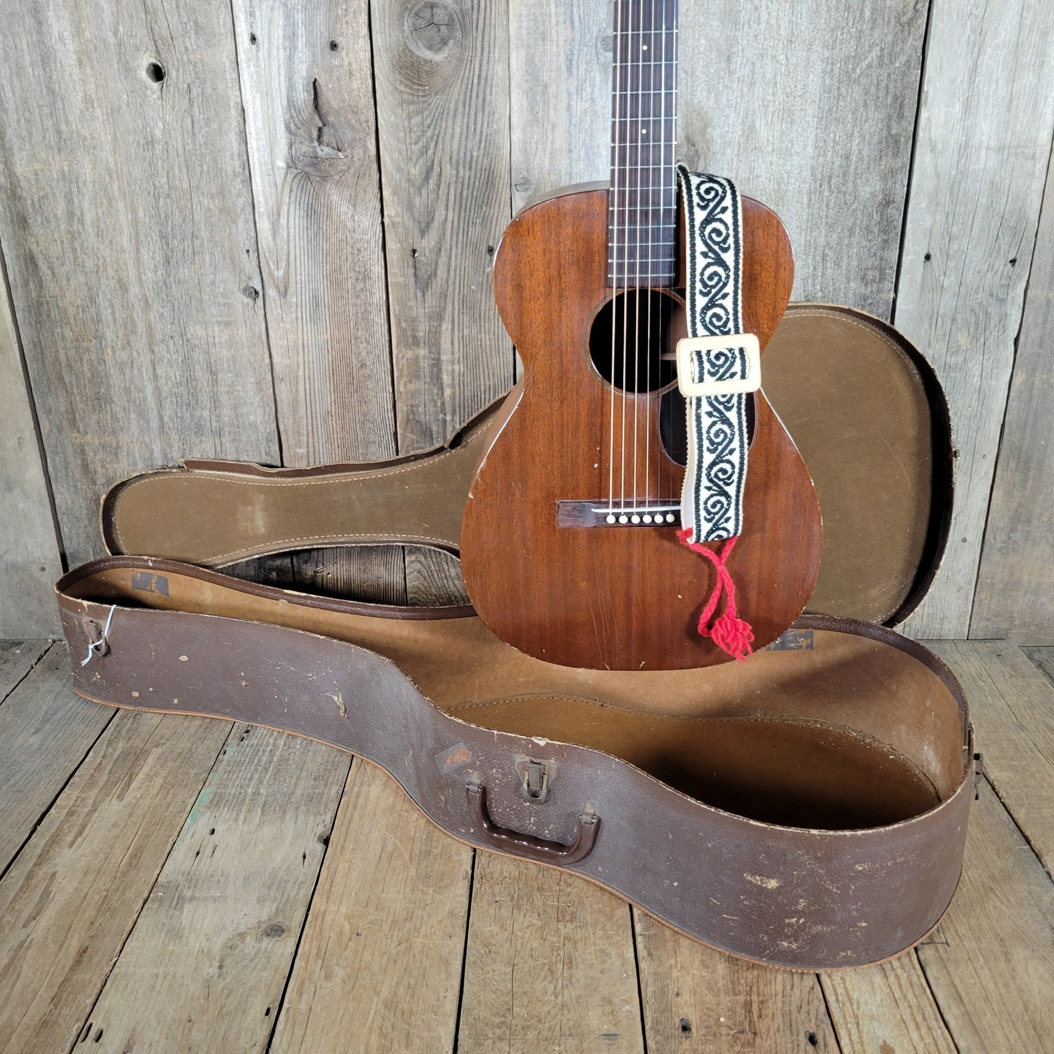 Martin 0 - 15 1951 – Vintage All - Mahogany Acoustic Guitar Made in USA - Mahar's Vintage Guitars