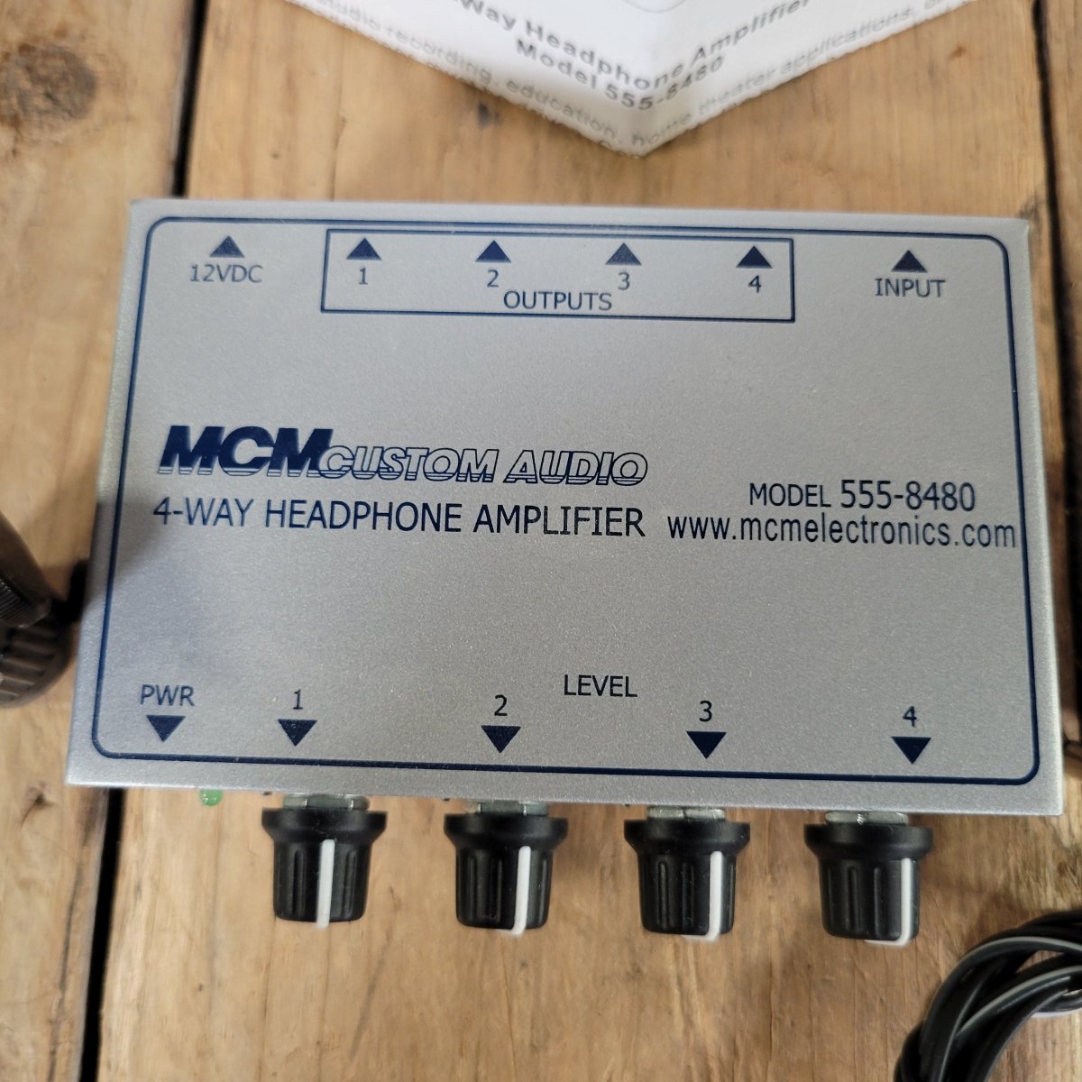 MCM Model 555 - 8480 1 in 4 out headphone amplifier with power adaptor - Mahar's Vintage Guitars