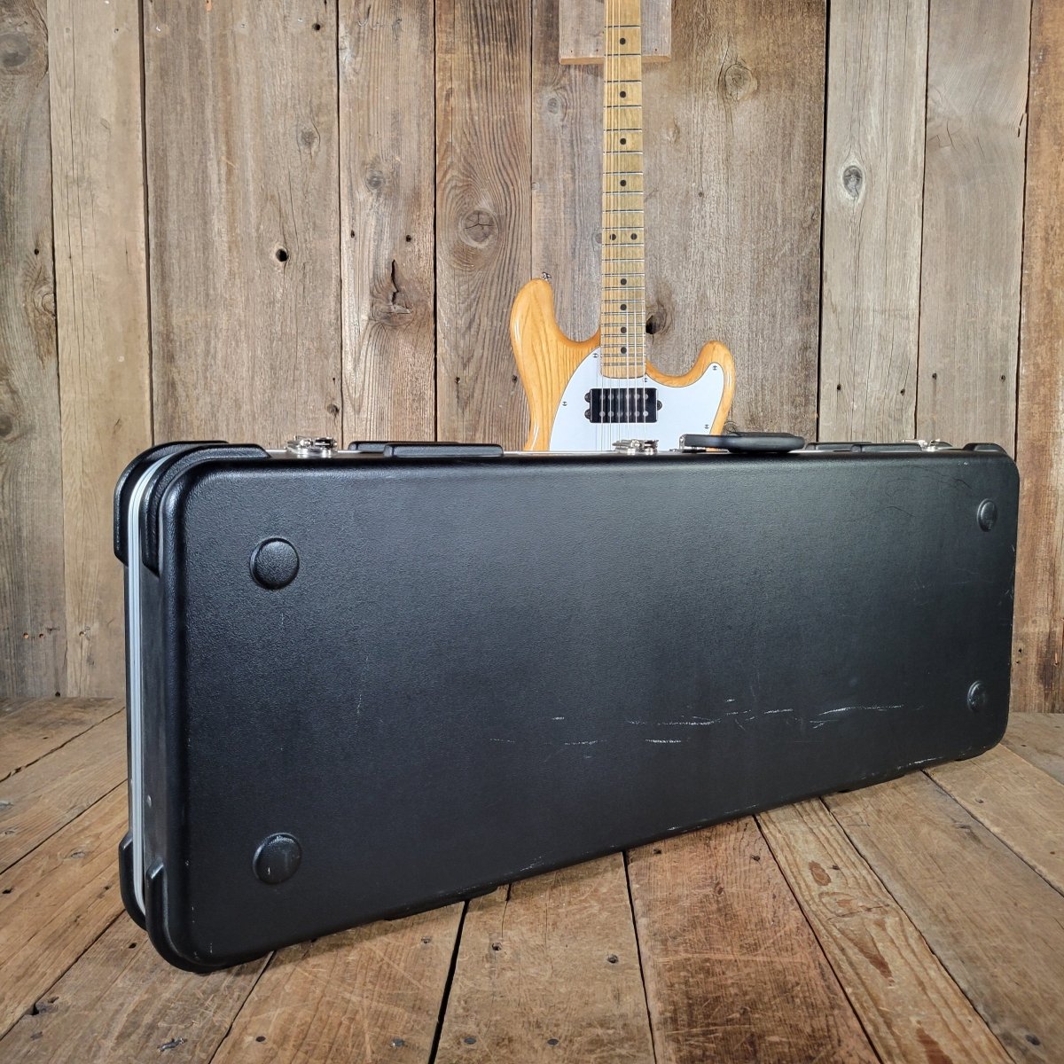 Music Man Stingray I 1976 – Vintage Electric Guitar, Original Leo Fender Design - Mahar's Vintage Guitars