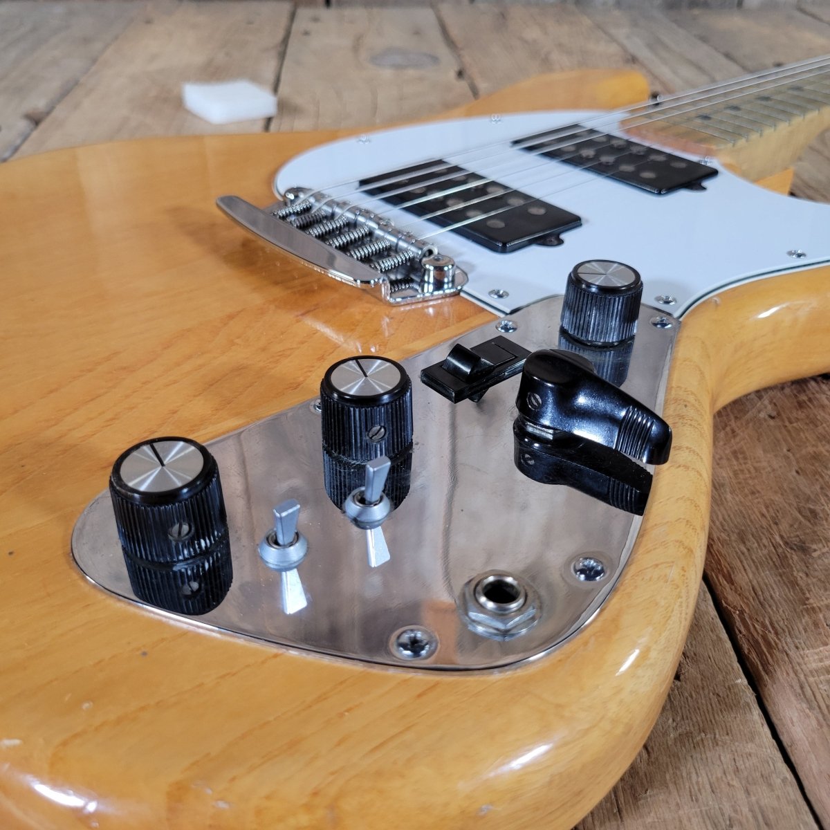 Music Man Stingray I 1976 – Vintage Electric Guitar, Original Leo Fender Design - Mahar's Vintage Guitars