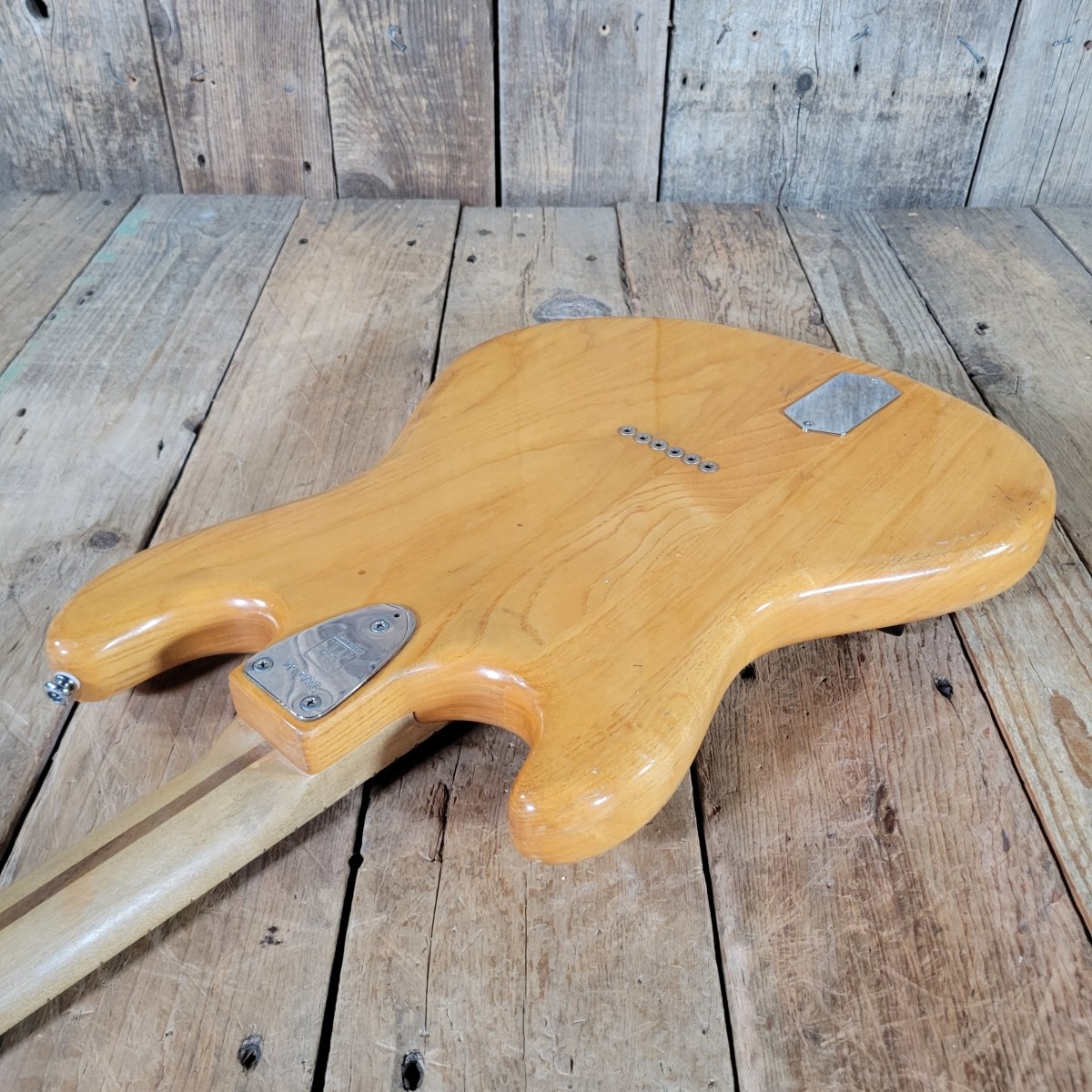 Music Man Stingray I 1976 – Vintage Electric Guitar, Original Leo Fender Design - Mahar's Vintage Guitars