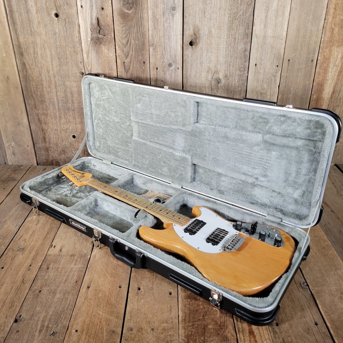 Music Man Stingray I 1976 – Vintage Electric Guitar, Original Leo Fender Design - Mahar's Vintage Guitars
