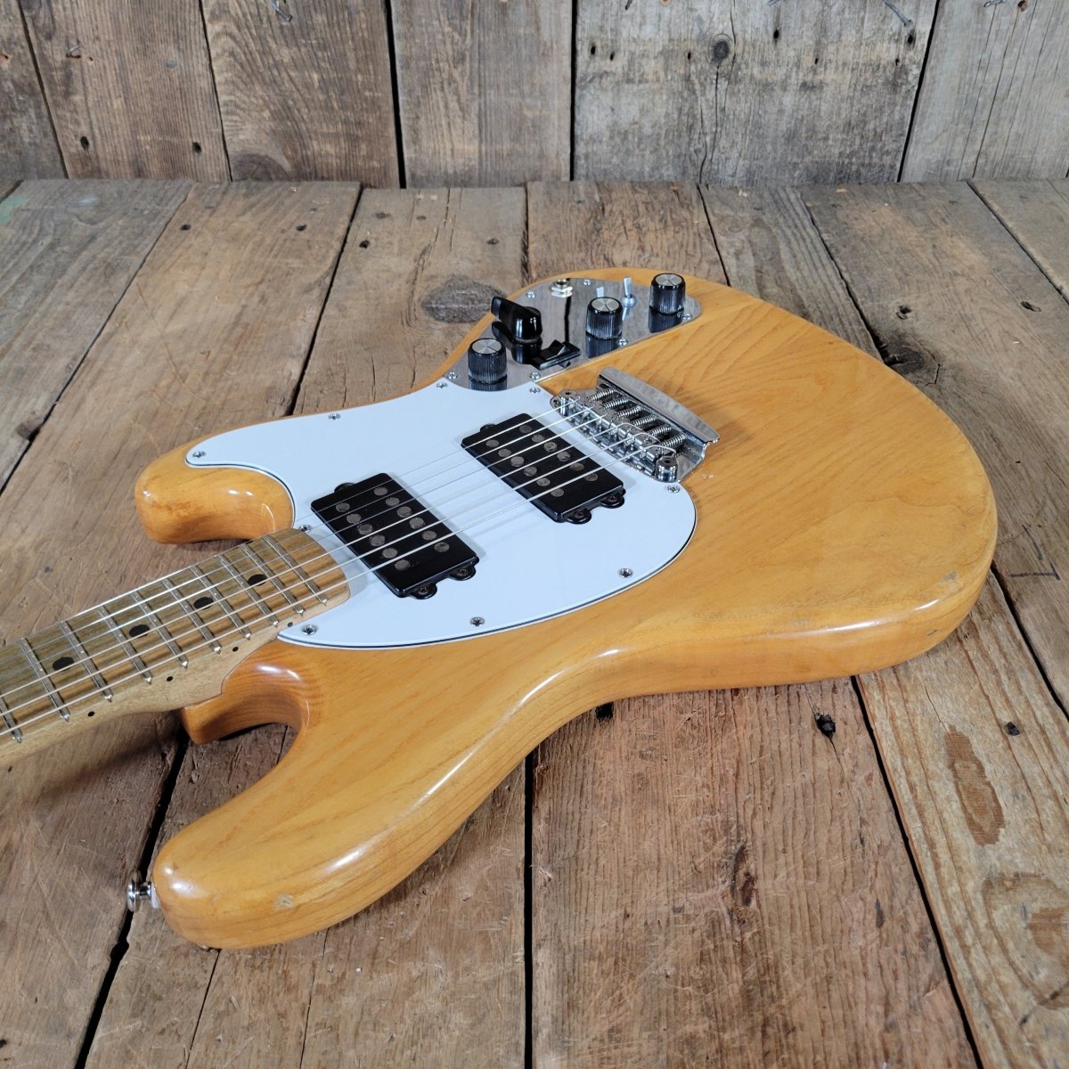 Music Man Stingray I 1976 – Vintage Electric Guitar, Original Leo Fender Design - Mahar's Vintage Guitars