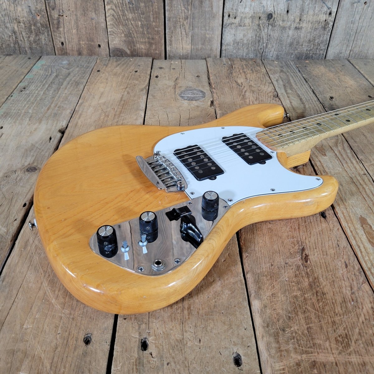 Music Man Stingray I 1976 – Vintage Electric Guitar, Original Leo Fender Design - Mahar's Vintage Guitars
