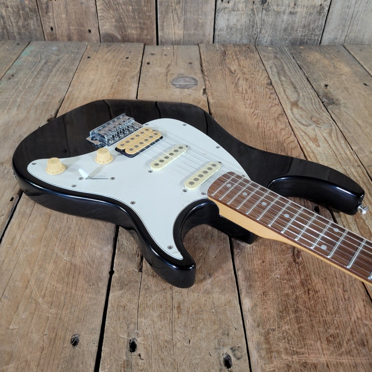 Peavey Raptor Plus HSS – 2004 Electric Guitar HSS - Mahar's Vintage Guitars