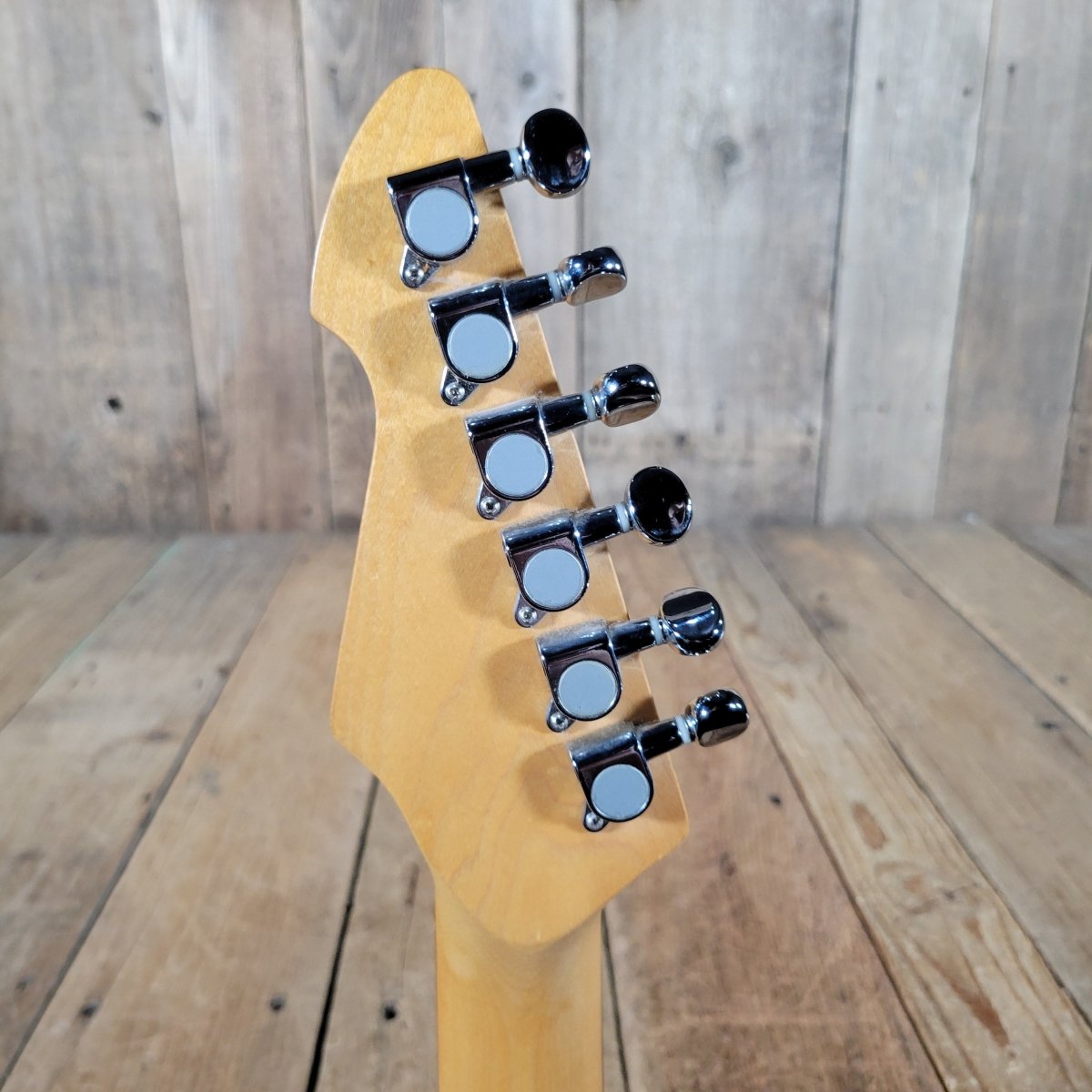 Peavey Raptor Plus HSS – 2004 Electric Guitar HSS - Mahar's Vintage Guitars