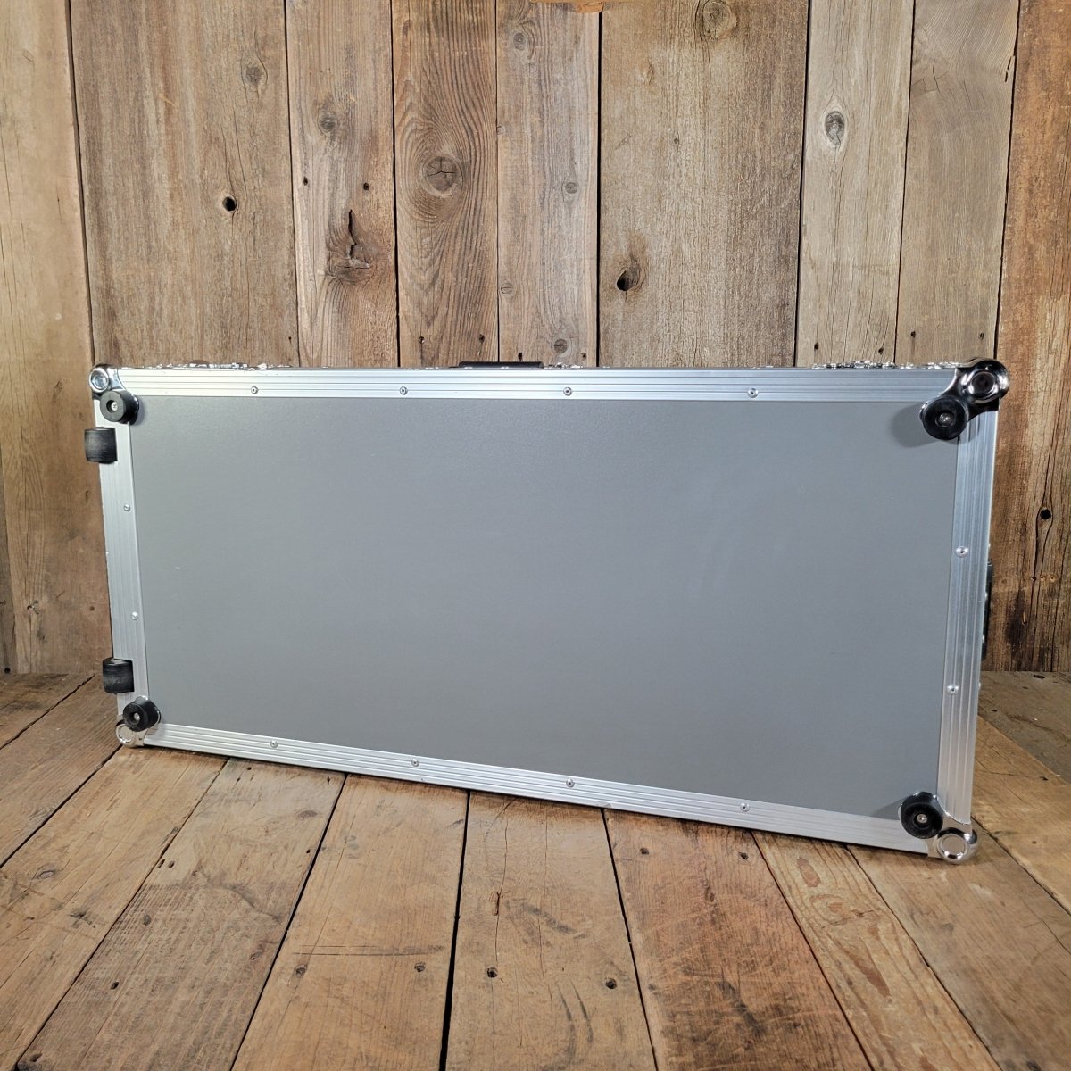 Pedaltrain Classic Pro Pedal Board with Wheeled Hard Case - Mahar's Vintage Guitars