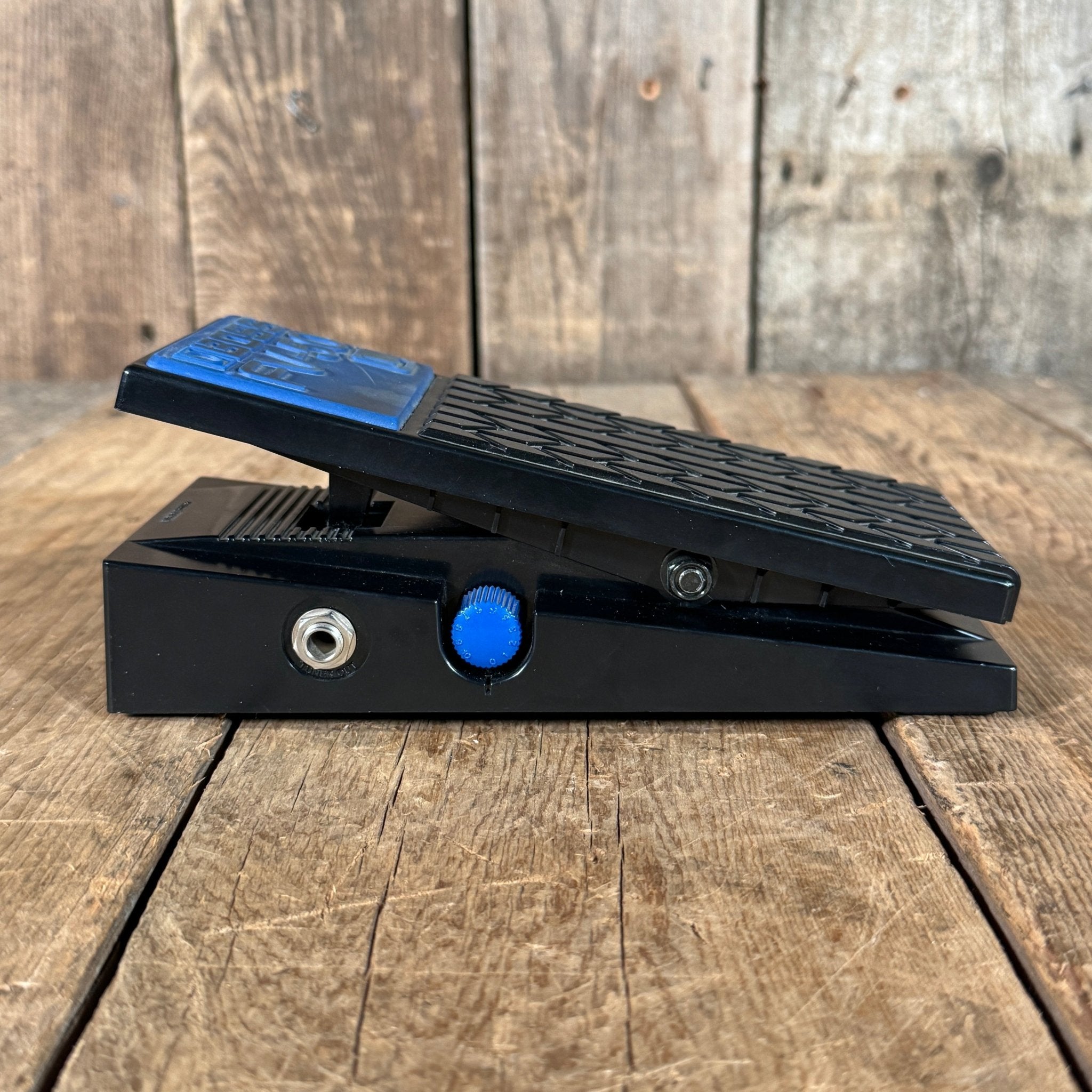 Roland Boss FV - 50L Stereo Volume Pedal - Mahar's Vintage Guitars