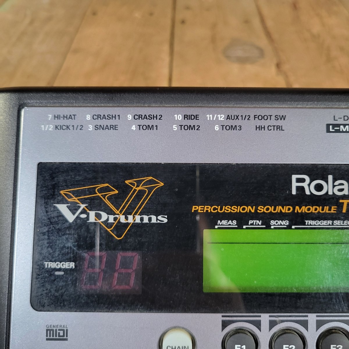 Roland TD - 8 V - Drums Sound Module 2004 with Mount & Adapter - Mahar's Vintage Guitars