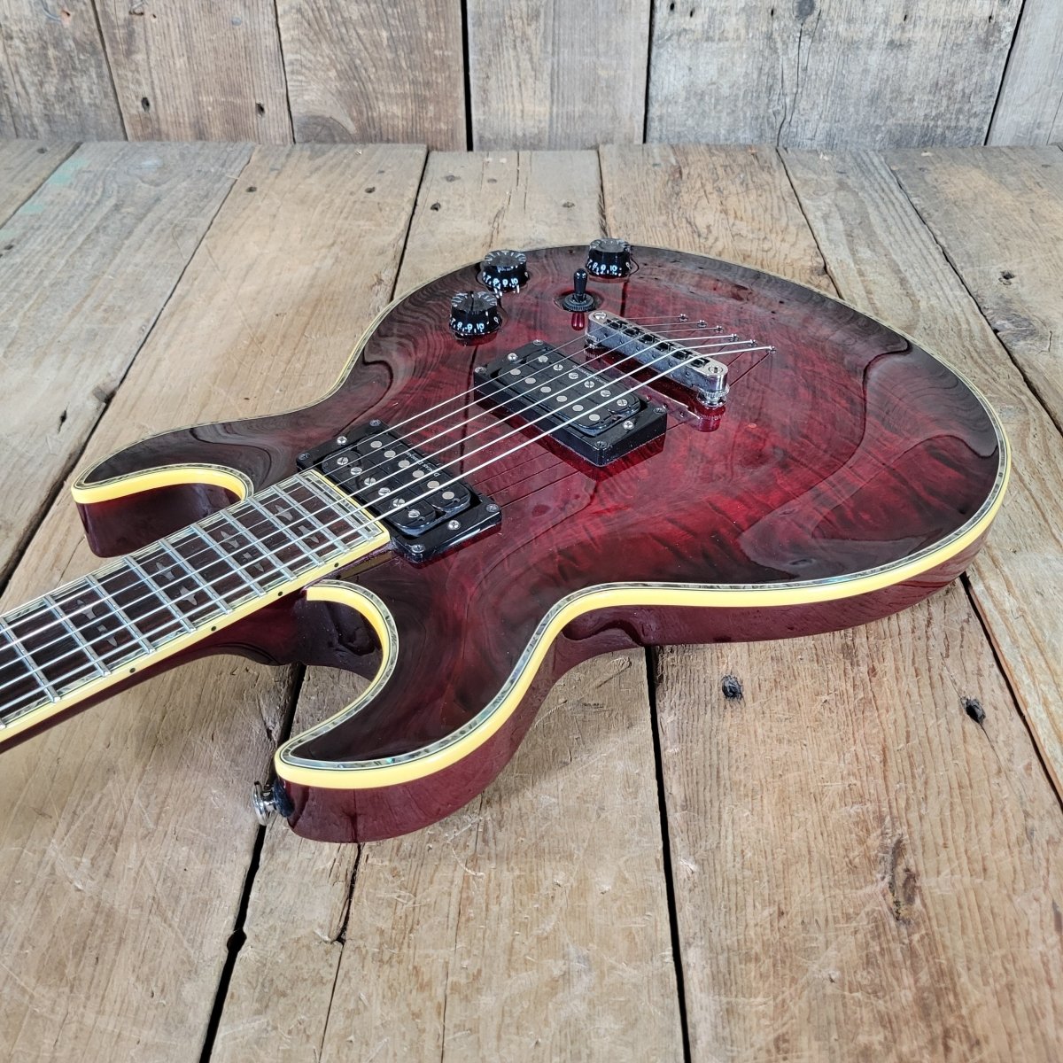 Schecter S - 1 Elite Double Cut 2003–2007 – Flame Top Black Cherry w/ Hard Case - Mahar's Vintage Guitars