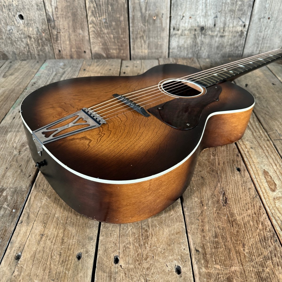 Silvertone H614 1956 Sunburst Playable Project - Mahar's Vintage Guitars