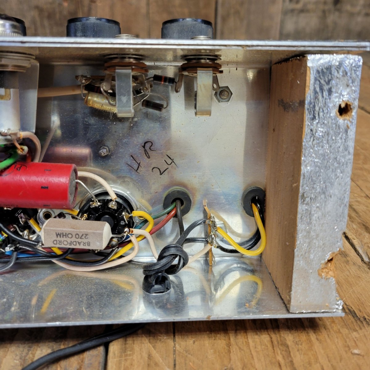 Silvertone Model 1483 Tube Amplifier - 1966 - Mahar's Vintage Guitars