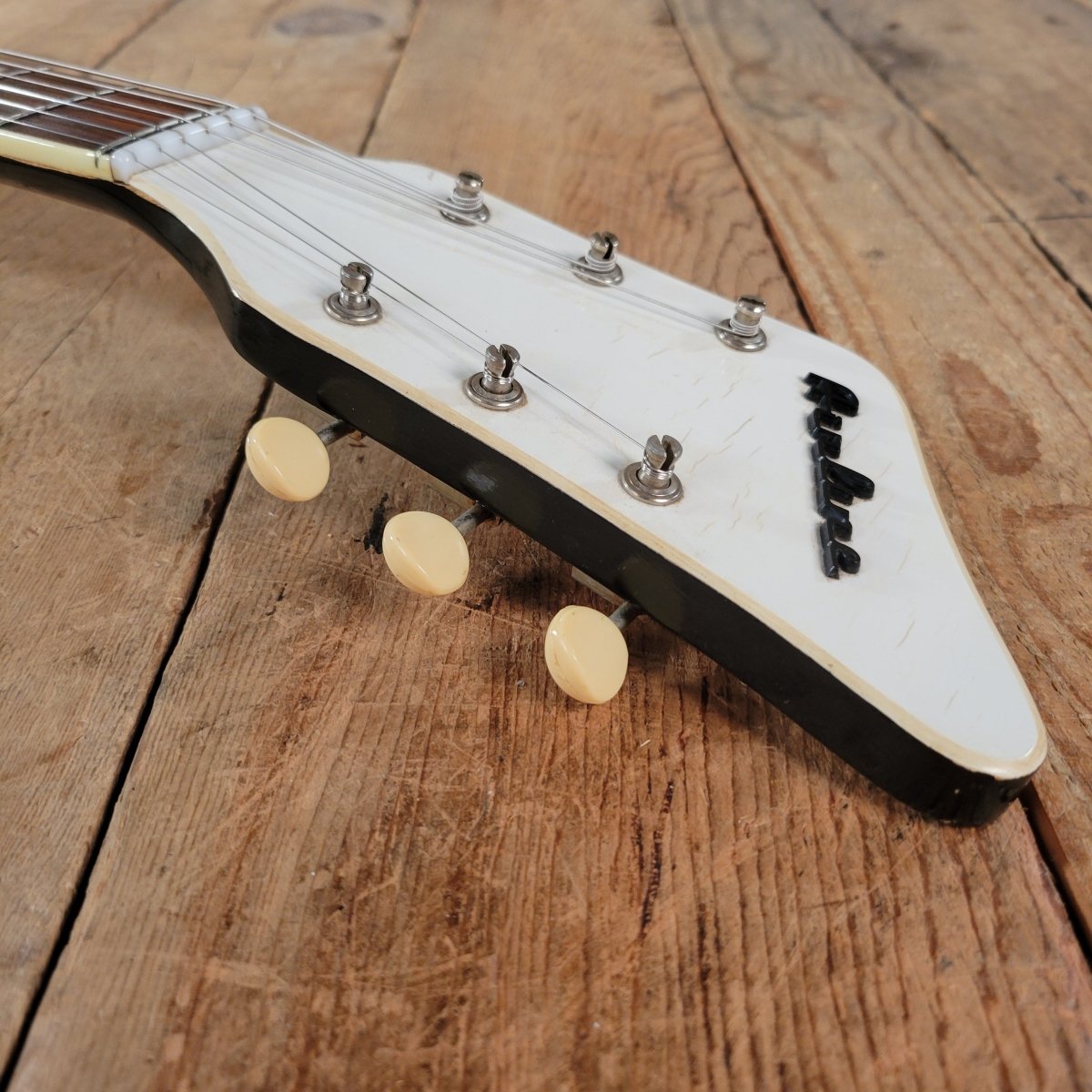 SOLD - Airline Professional White Res - O - Glass All Original Orig Case 1964 - Mahar's Vintage Guitars