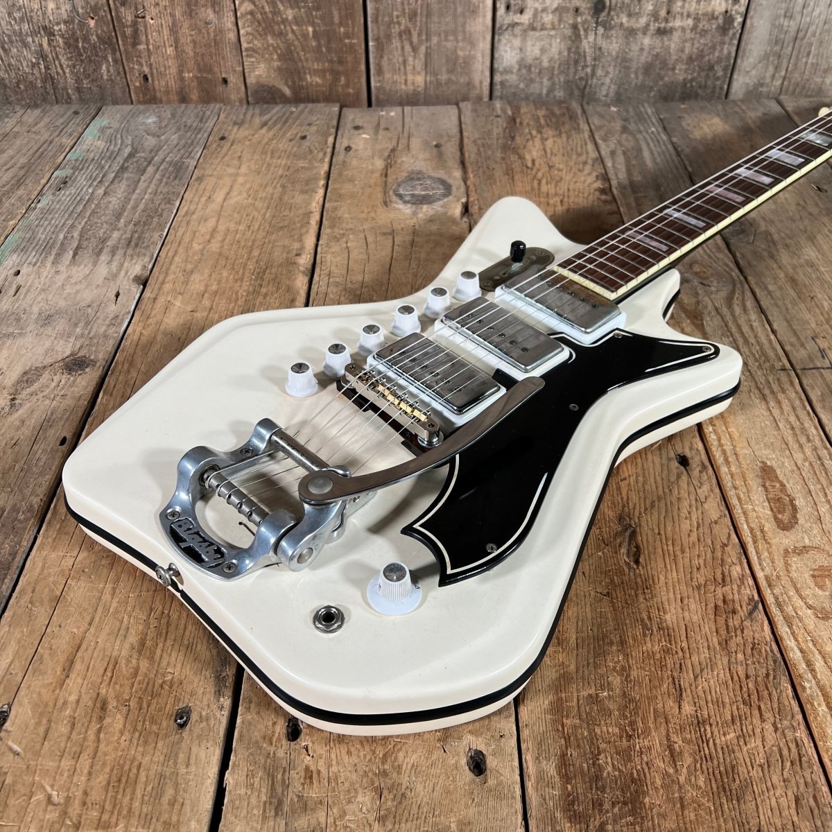 SOLD - Airline Professional White Res - O - Glass All Original Orig Case 1964 - Mahar's Vintage Guitars